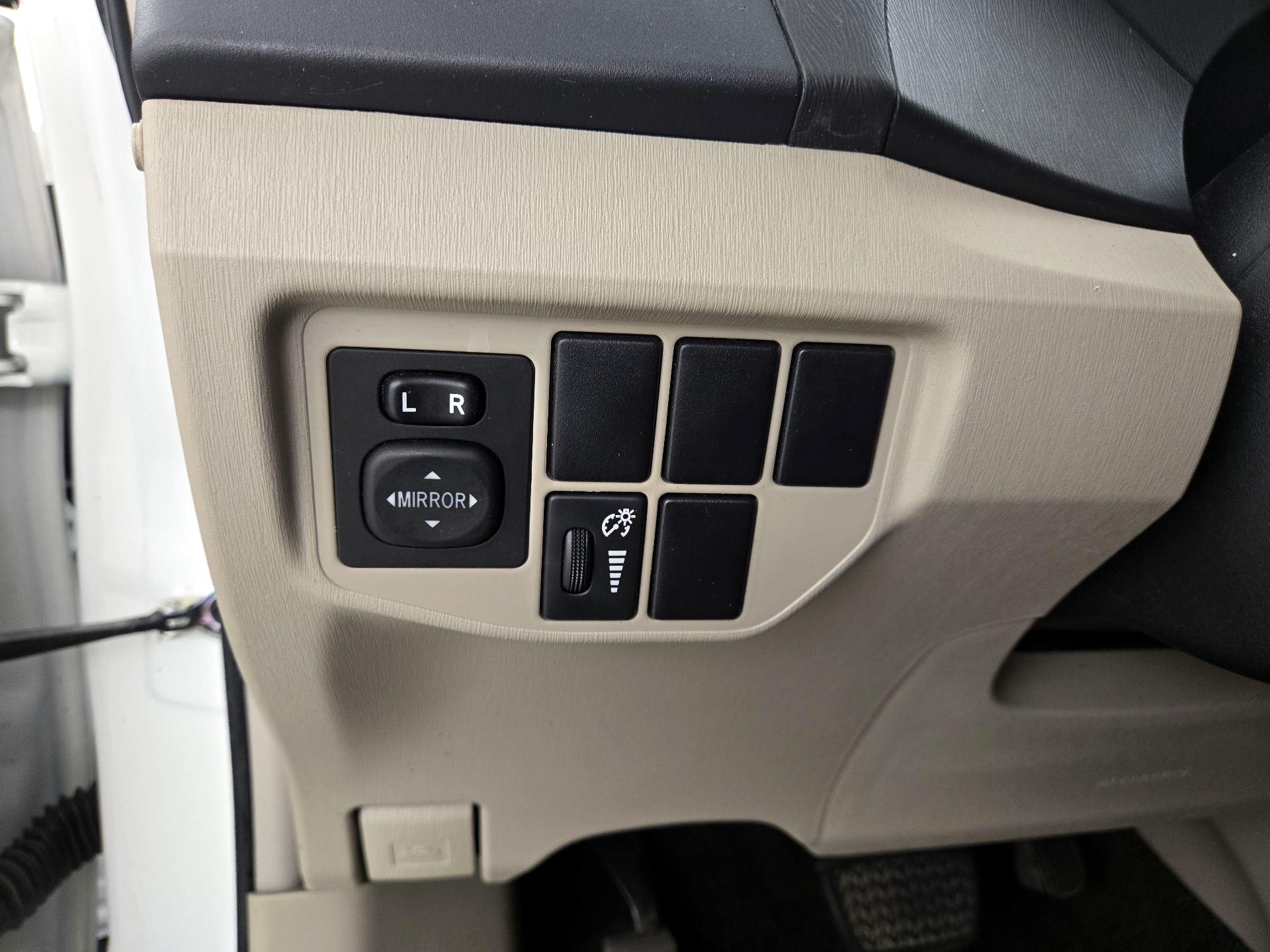 Thumbnail: 2015 Toyota Prius - 13
