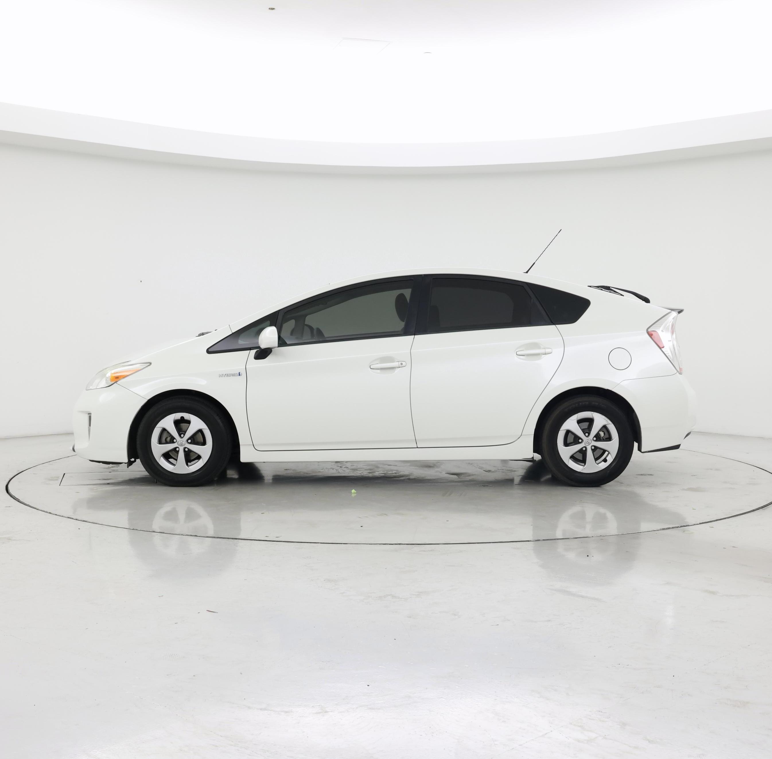 Thumbnail: 2015 Toyota Prius - 3
