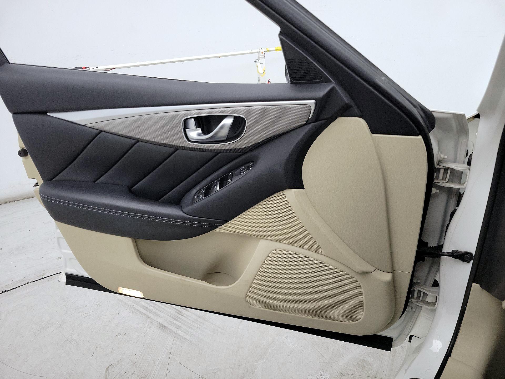 Thumbnail: 2015 INFINITI Q50 - 12