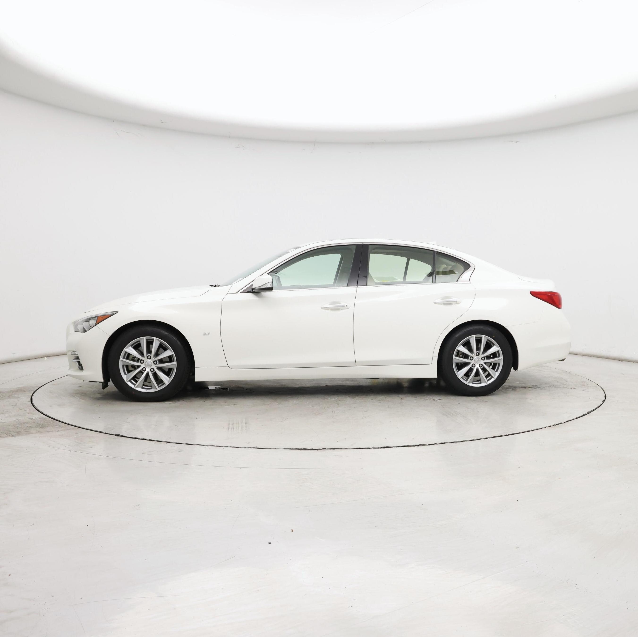 Thumbnail: 2015 INFINITI Q50 - 3
