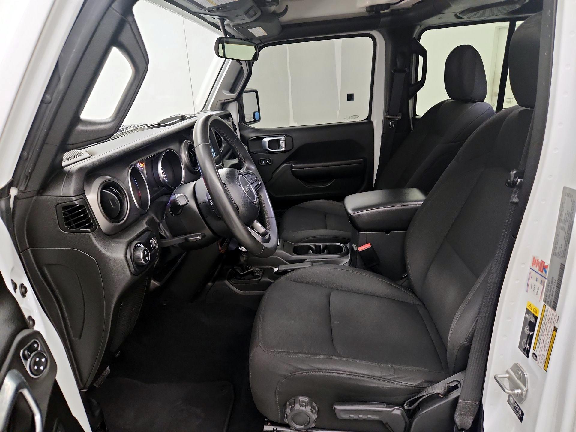 Thumbnail: 2023 Jeep Gladiator - 11