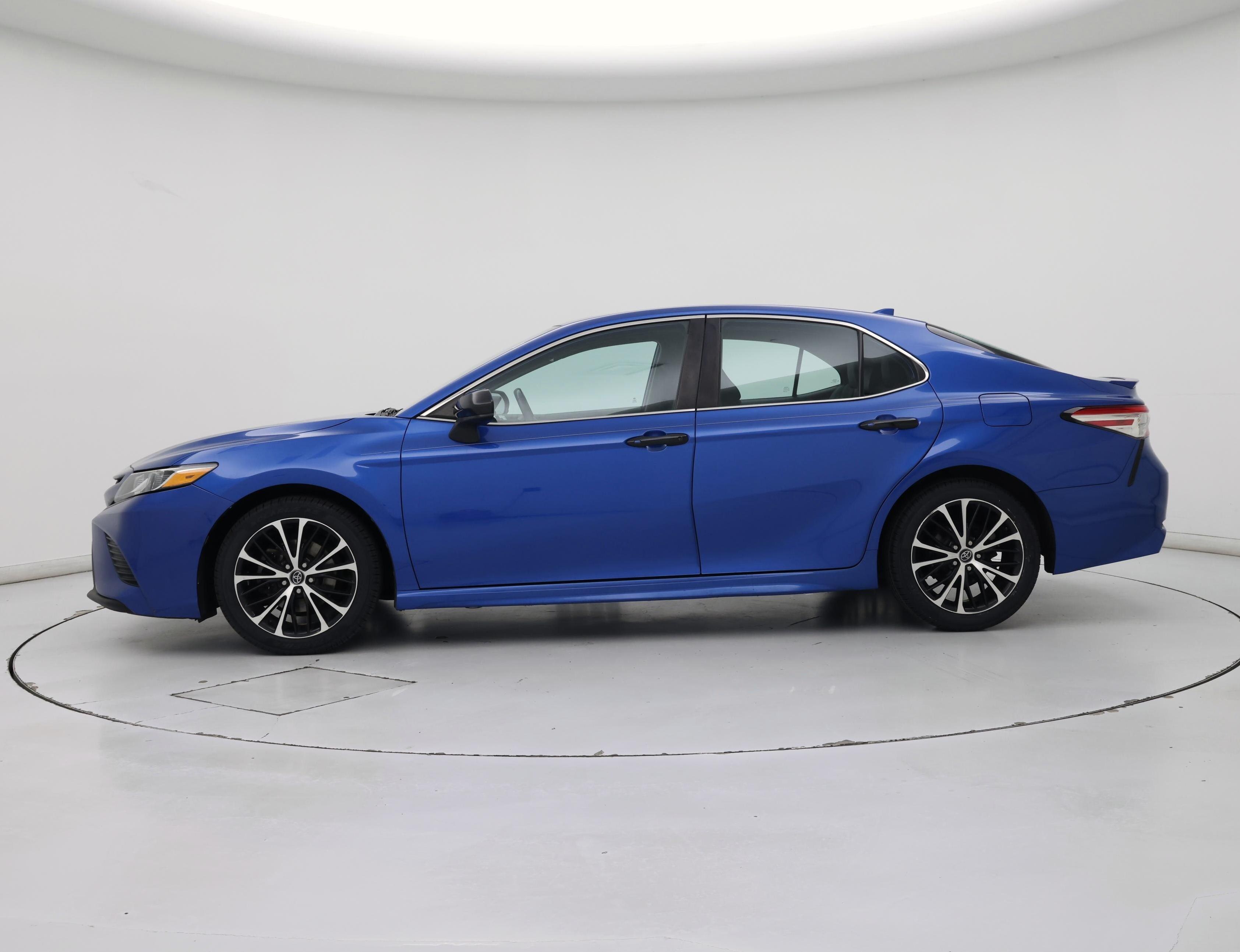 Thumbnail: 2020 Toyota Camry - 3
