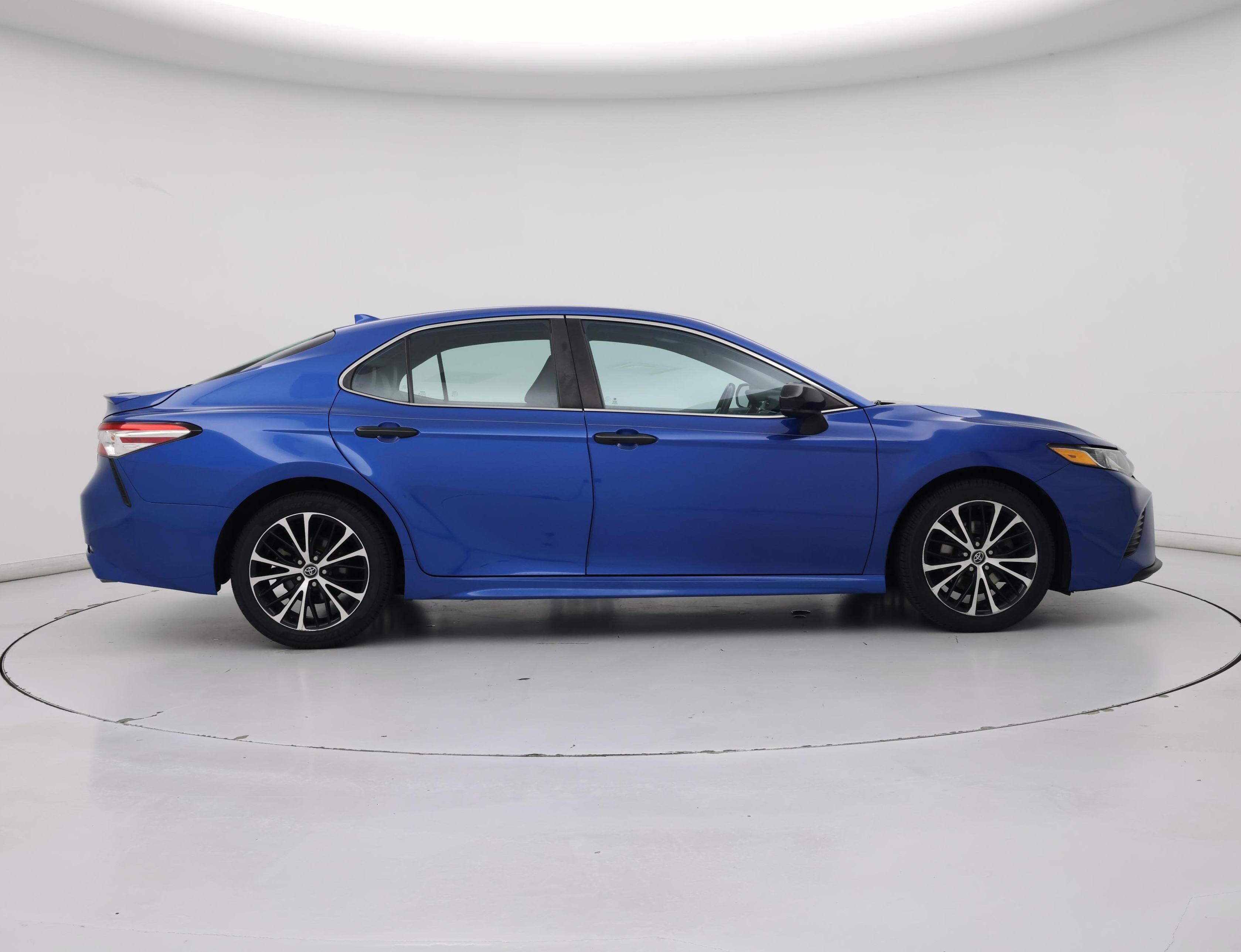 Thumbnail: 2020 Toyota Camry - 7