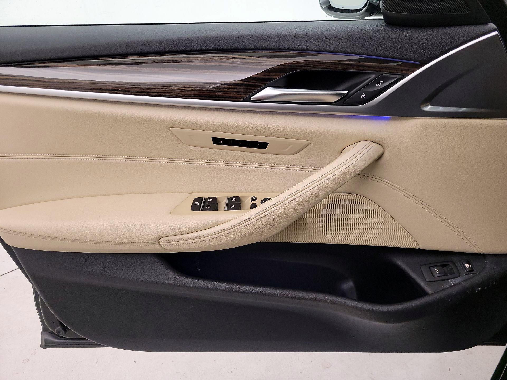 Thumbnail: 2020 BMW 5 Series - 12