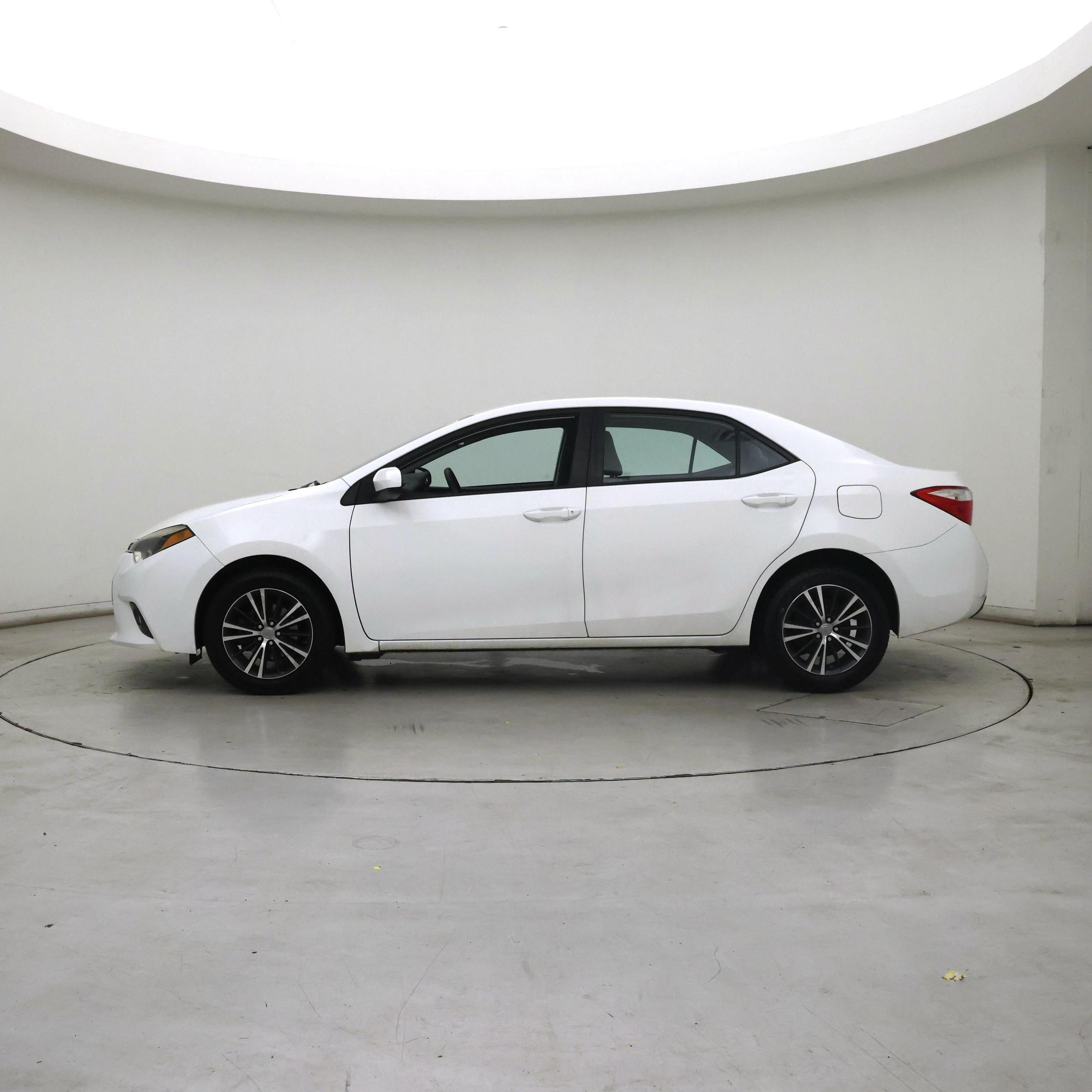 Thumbnail: 2016 Toyota Corolla - 3
