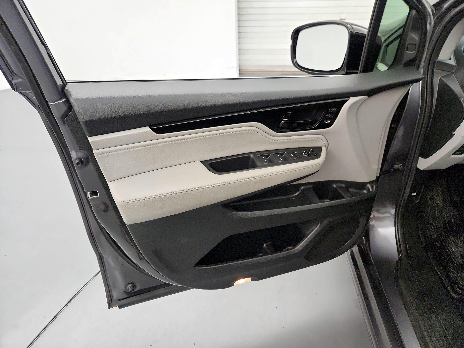 Thumbnail: 2019 Honda Odyssey - 12
