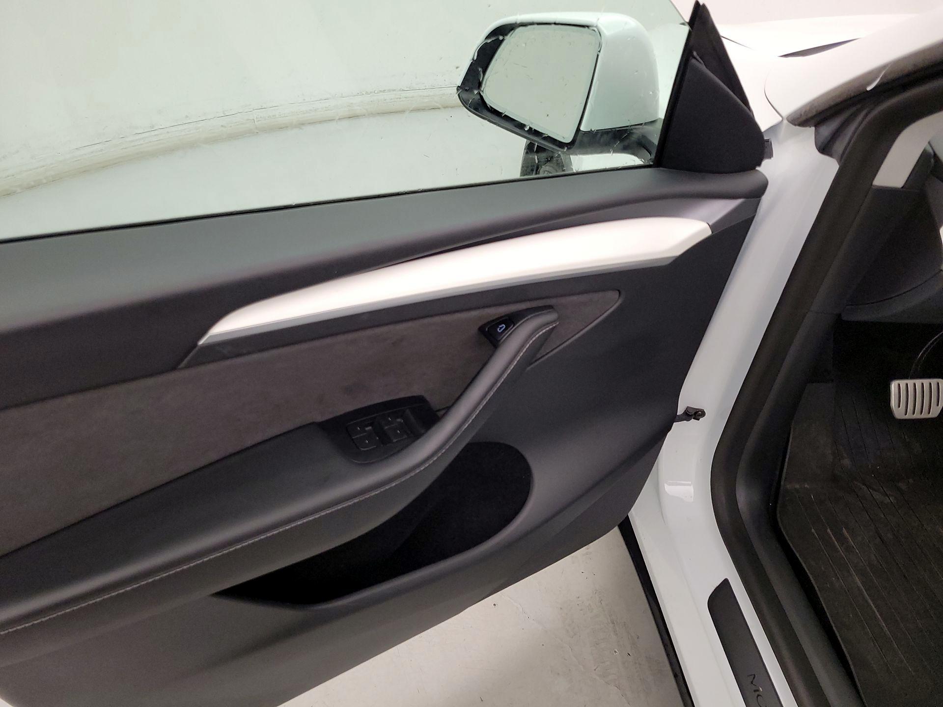 Thumbnail: 2022 Tesla Model Y - 12