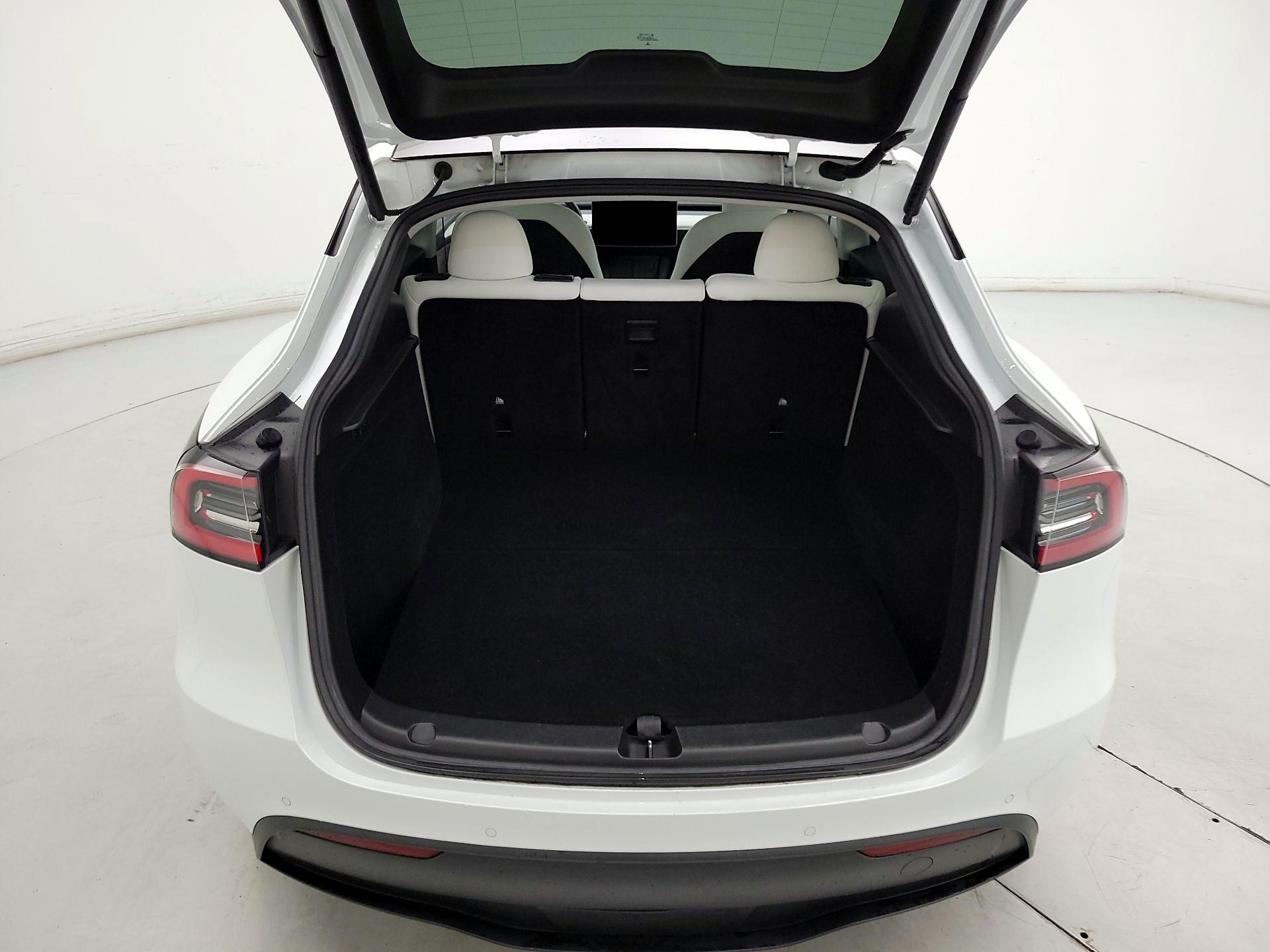 Thumbnail: 2022 Tesla Model Y - 19