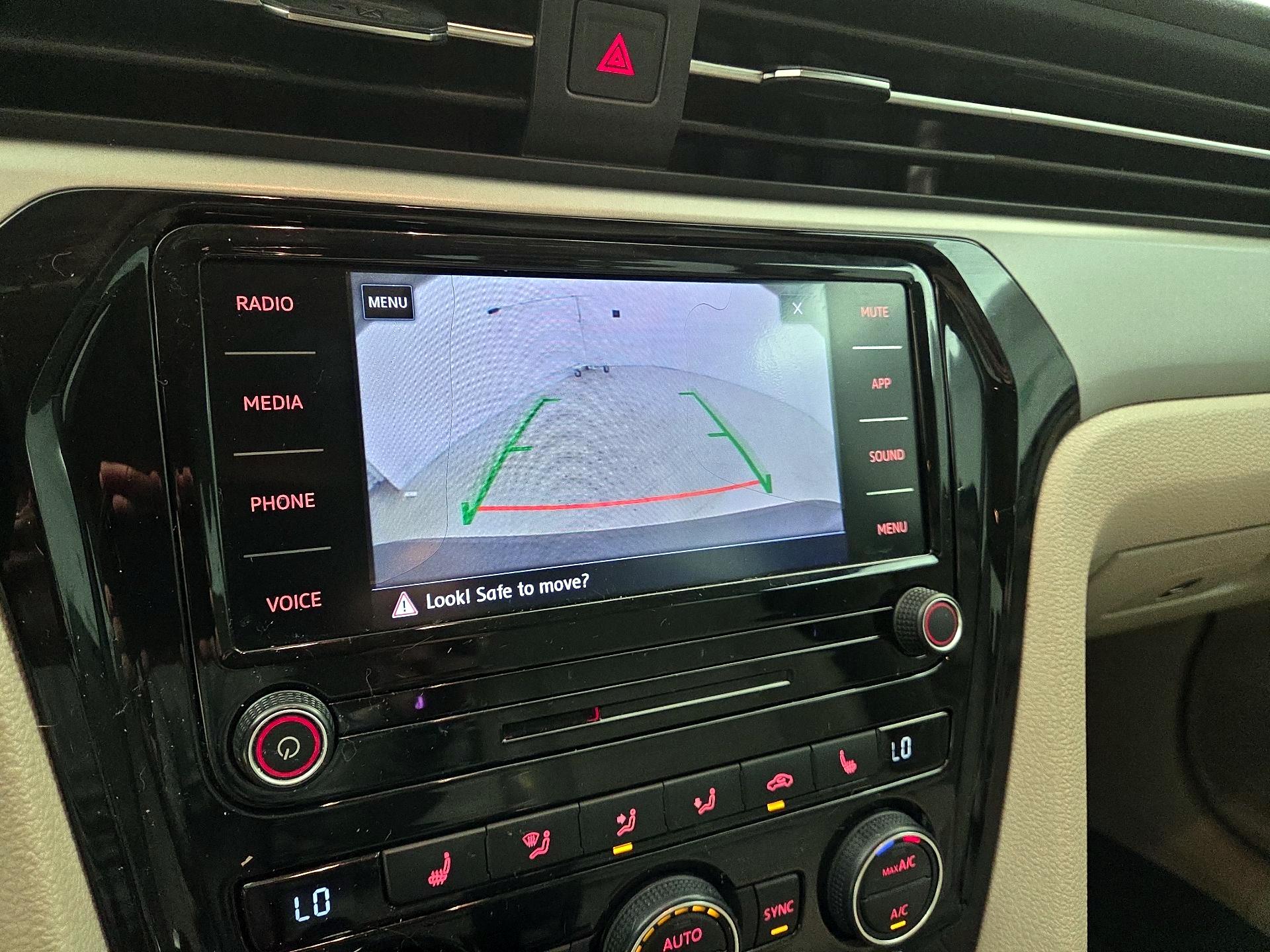 Thumbnail: 2020 Volkswagen Passat - 14