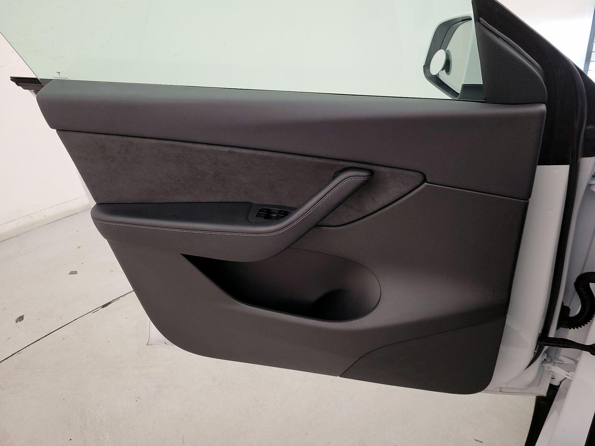Thumbnail: 2021 Tesla Model Y - 12