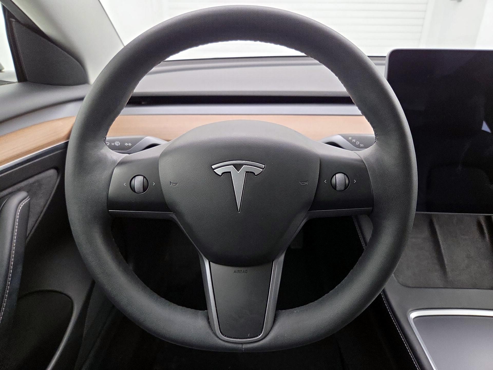 Thumbnail: 2021 Tesla Model 3 - 10