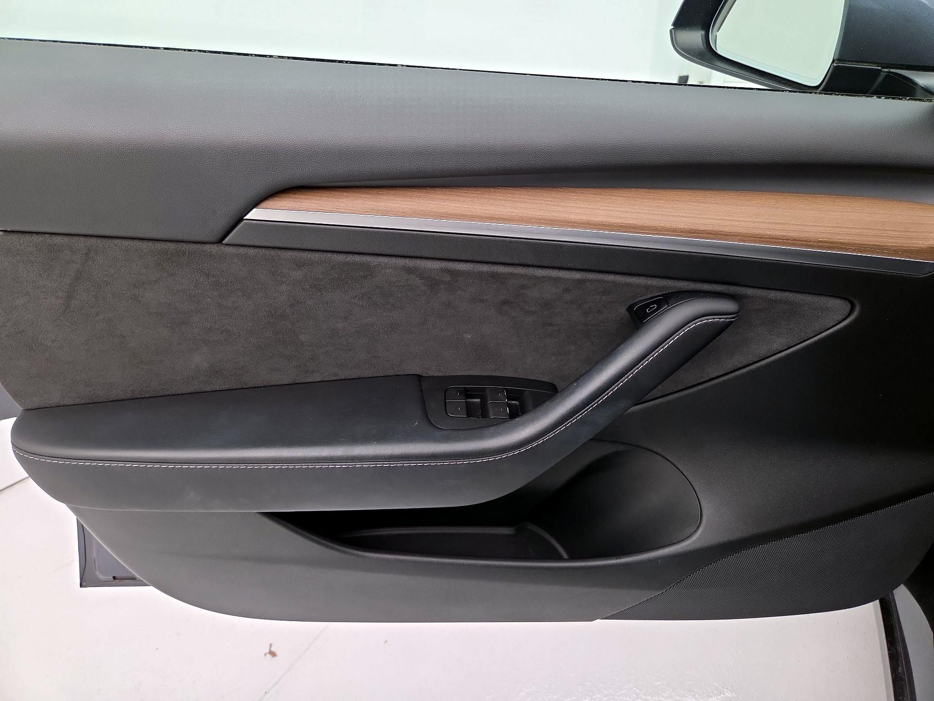 Thumbnail: 2021 Tesla Model 3 - 12