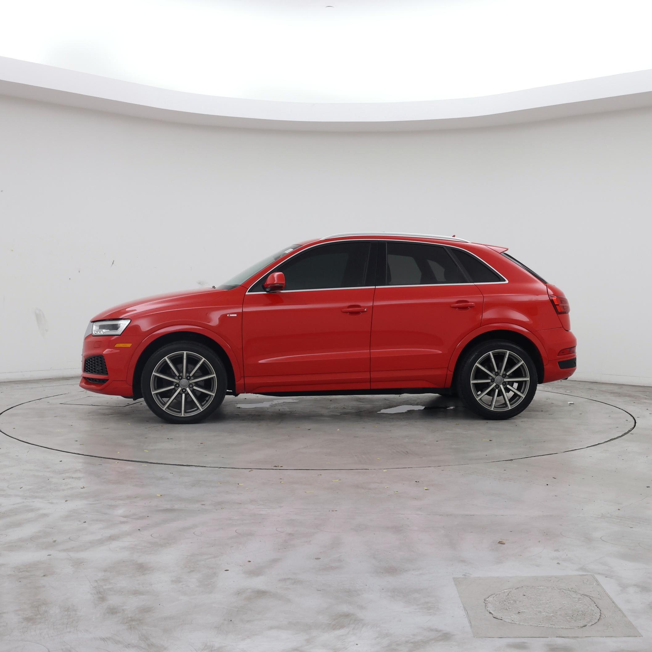 Thumbnail: 2018 Audi Q3 - 3