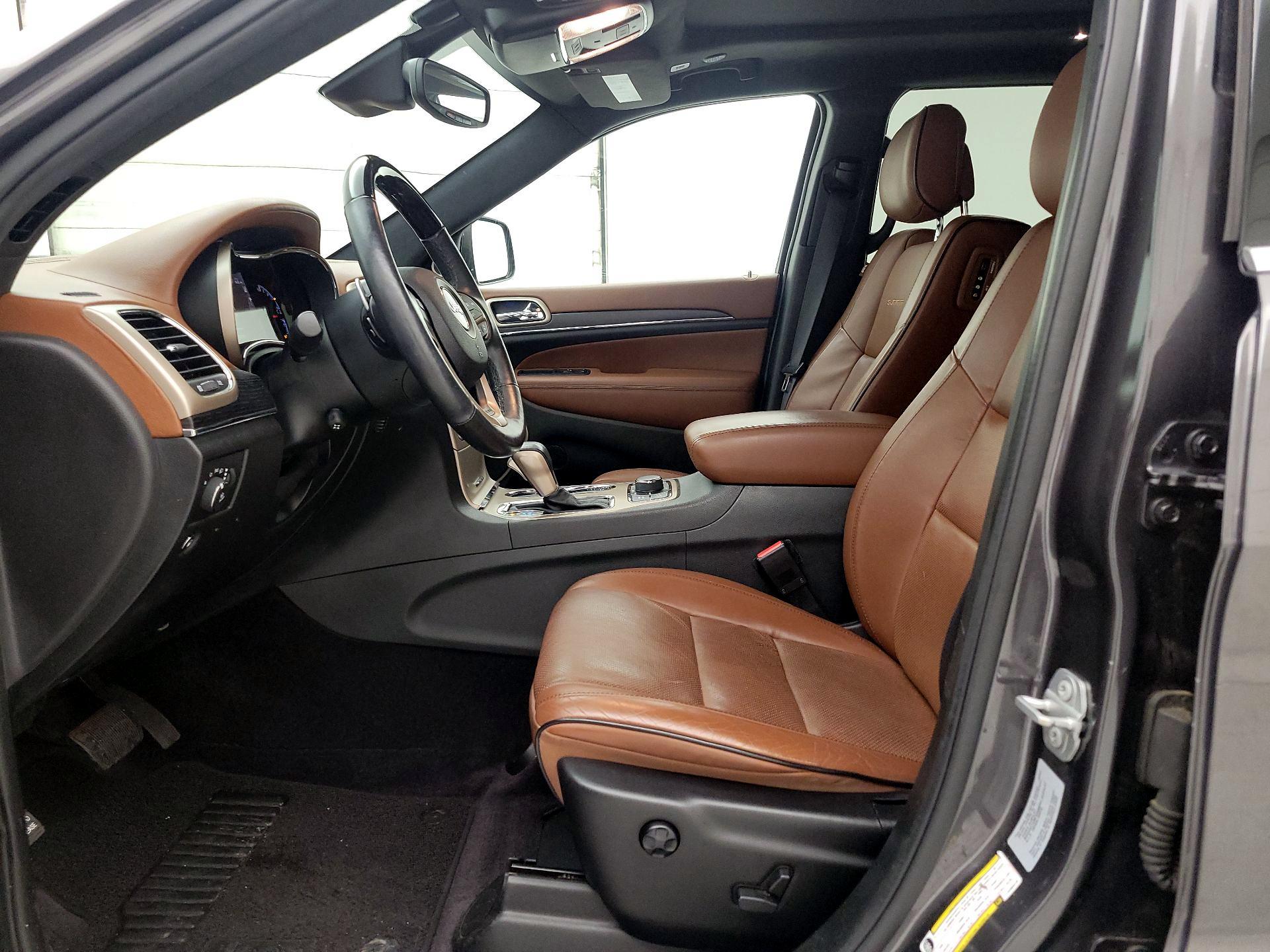 Thumbnail: 2017 Jeep Grand Cherokee - 11