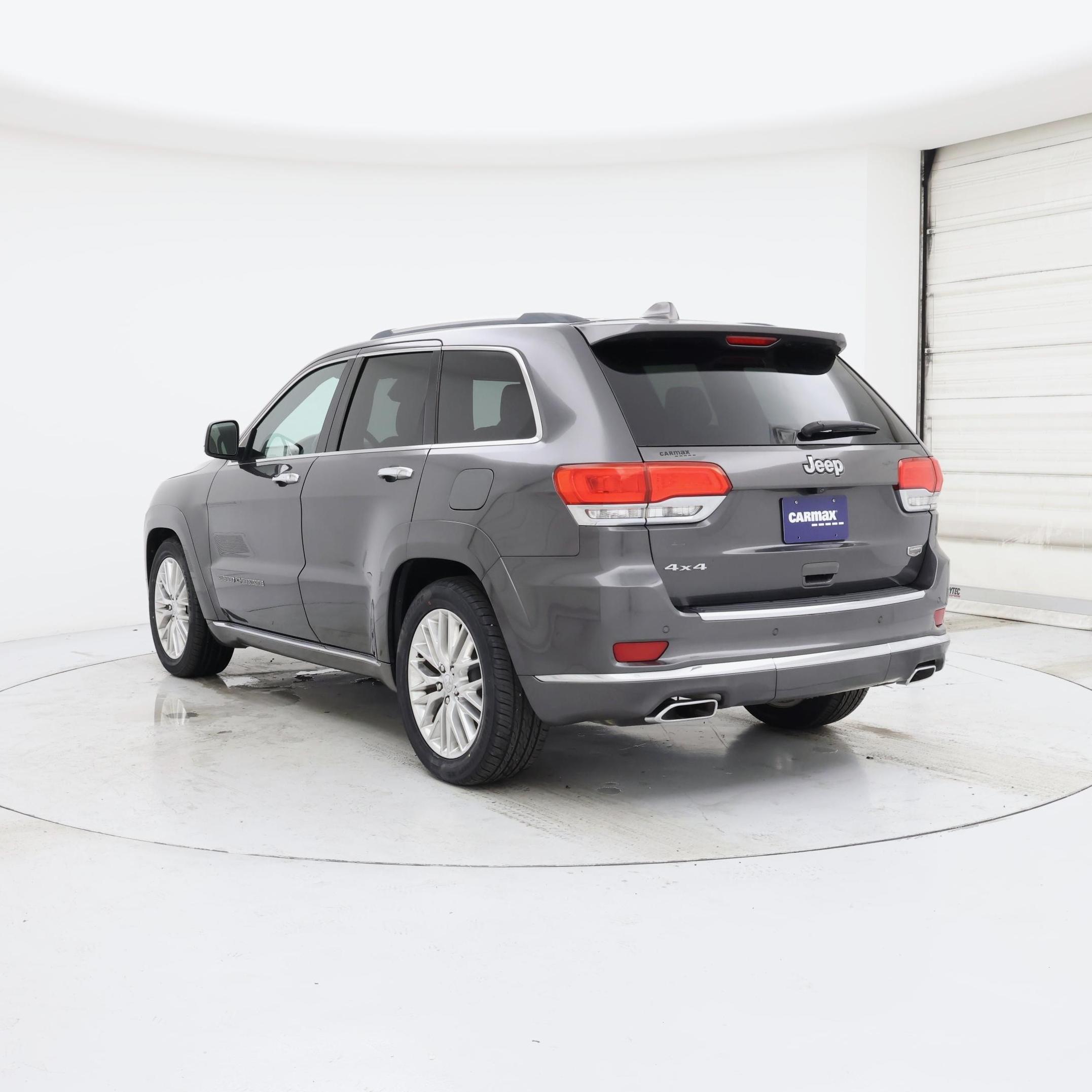 Thumbnail: 2017 Jeep Grand Cherokee - 2
