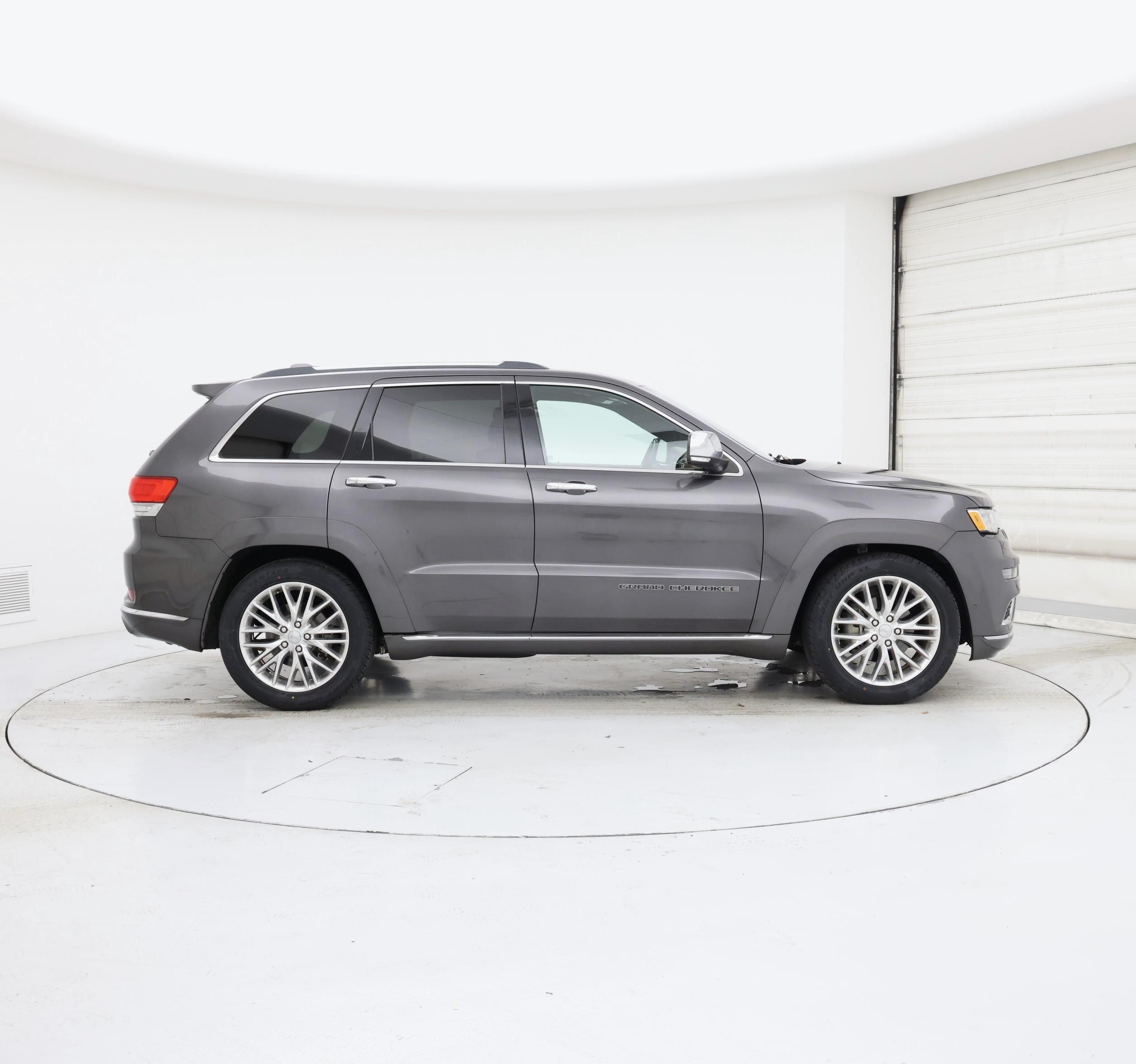 Thumbnail: 2017 Jeep Grand Cherokee - 7