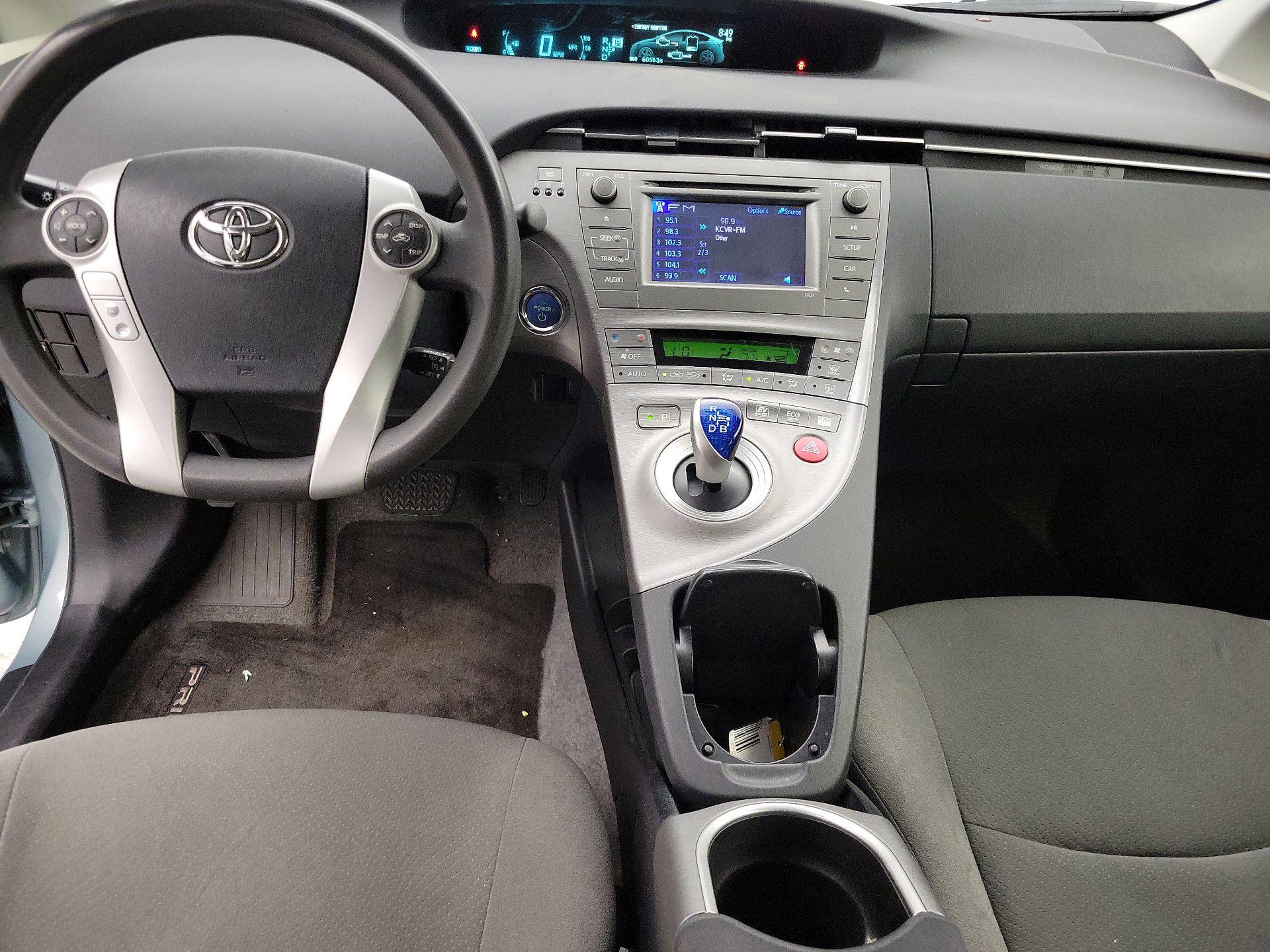 Thumbnail: 2014 Toyota Prius - 9