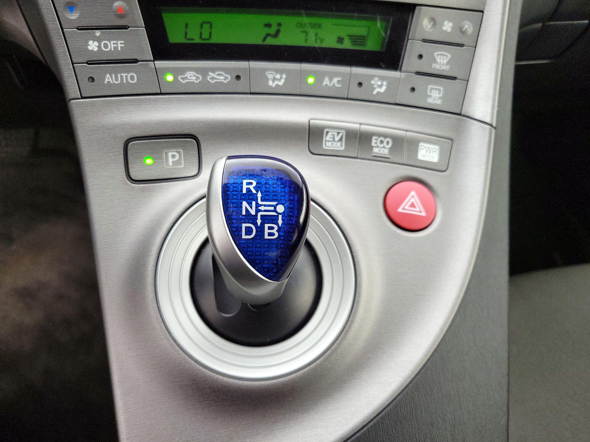 Thumbnail: 2014 Toyota Prius - 16