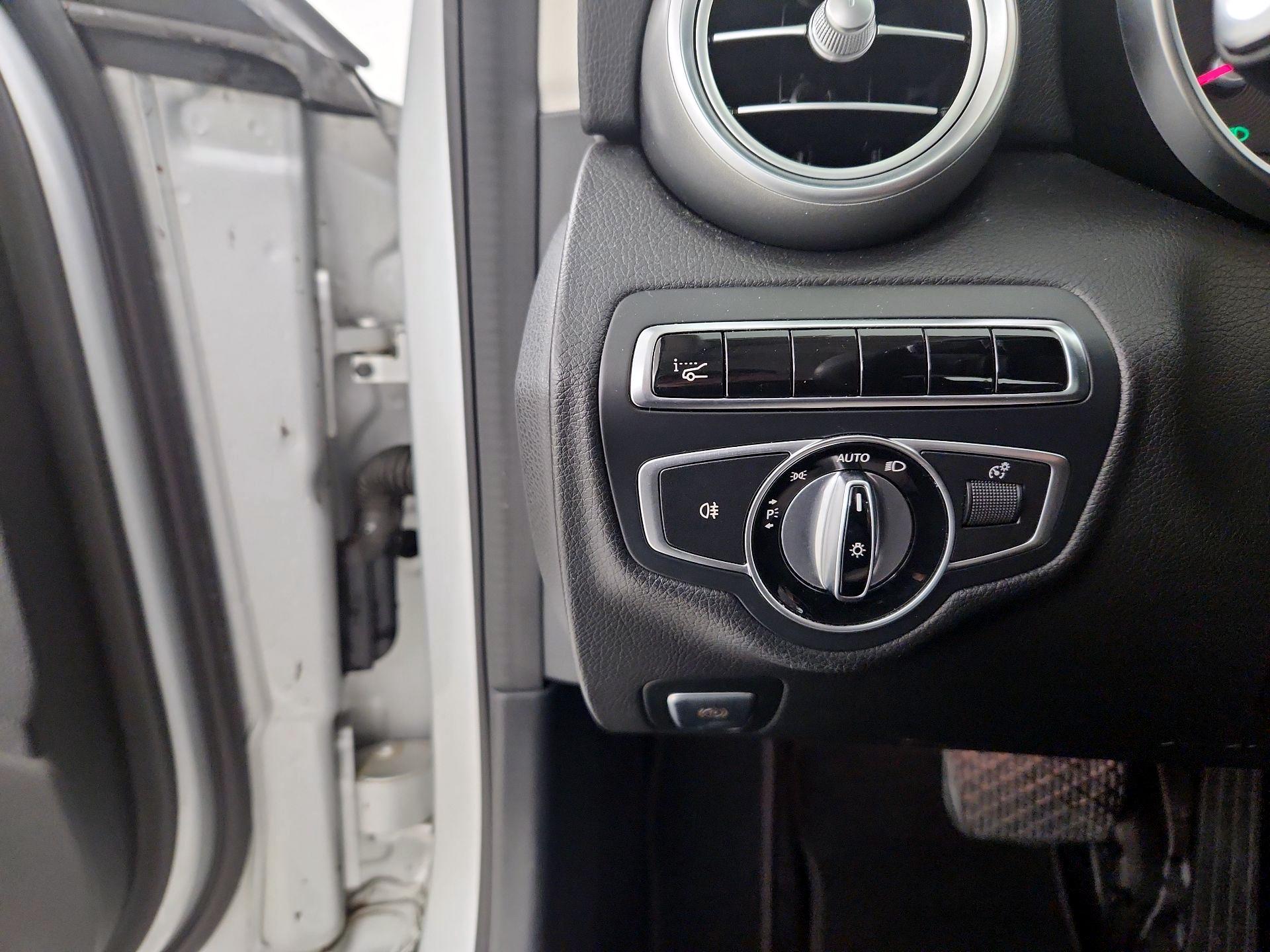 Thumbnail: 2016 Mercedes-Benz C-Class - 13