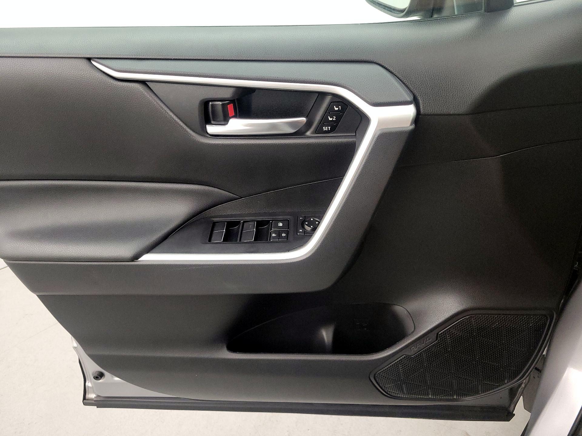Thumbnail: 2021 Toyota RAV4 - 12