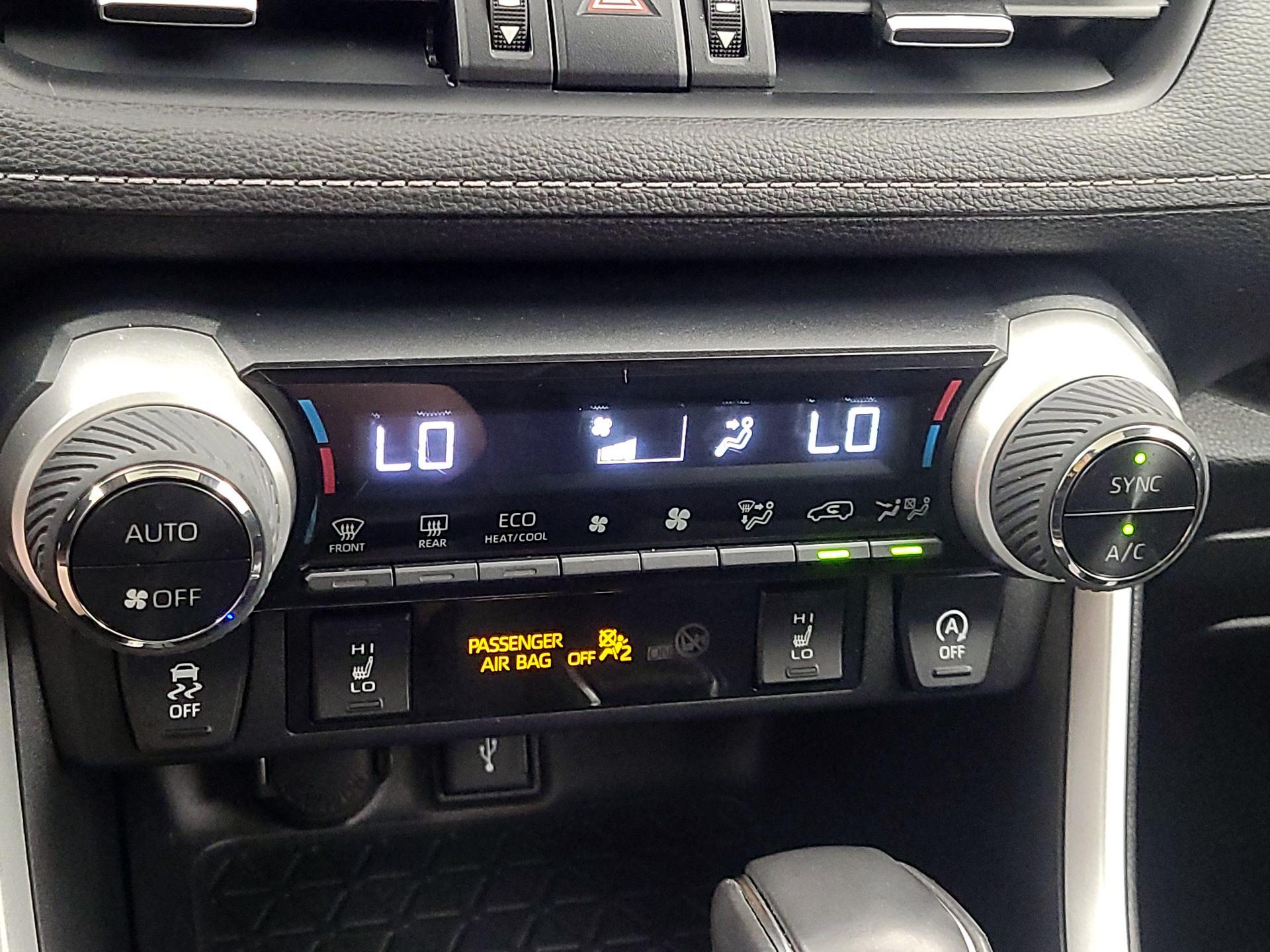 Thumbnail: 2021 Toyota RAV4 - 17