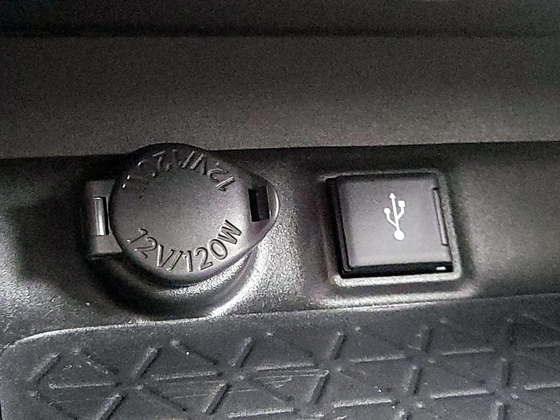 Thumbnail: 2021 Toyota RAV4 - 19