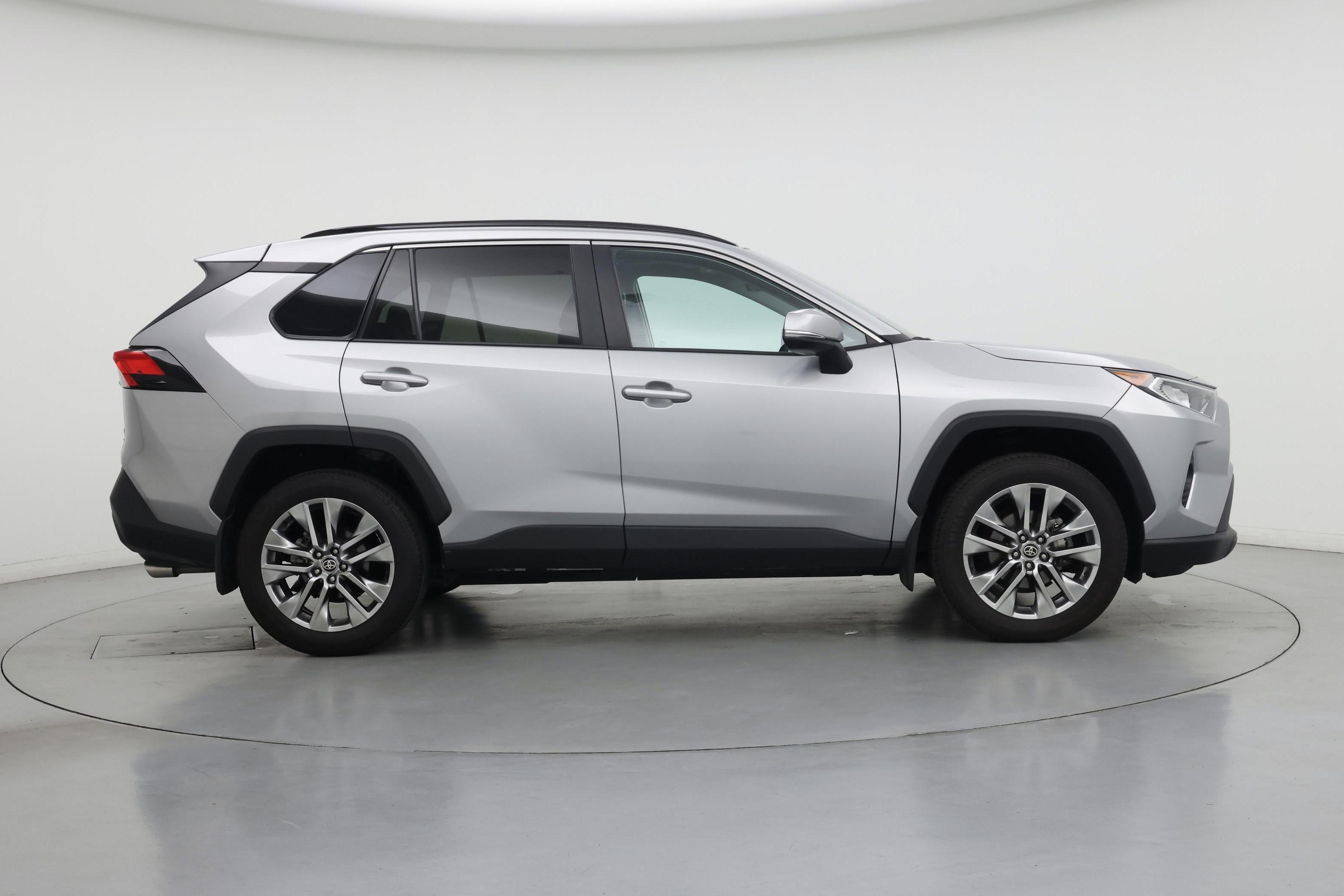 Thumbnail: 2021 Toyota RAV4 - 7