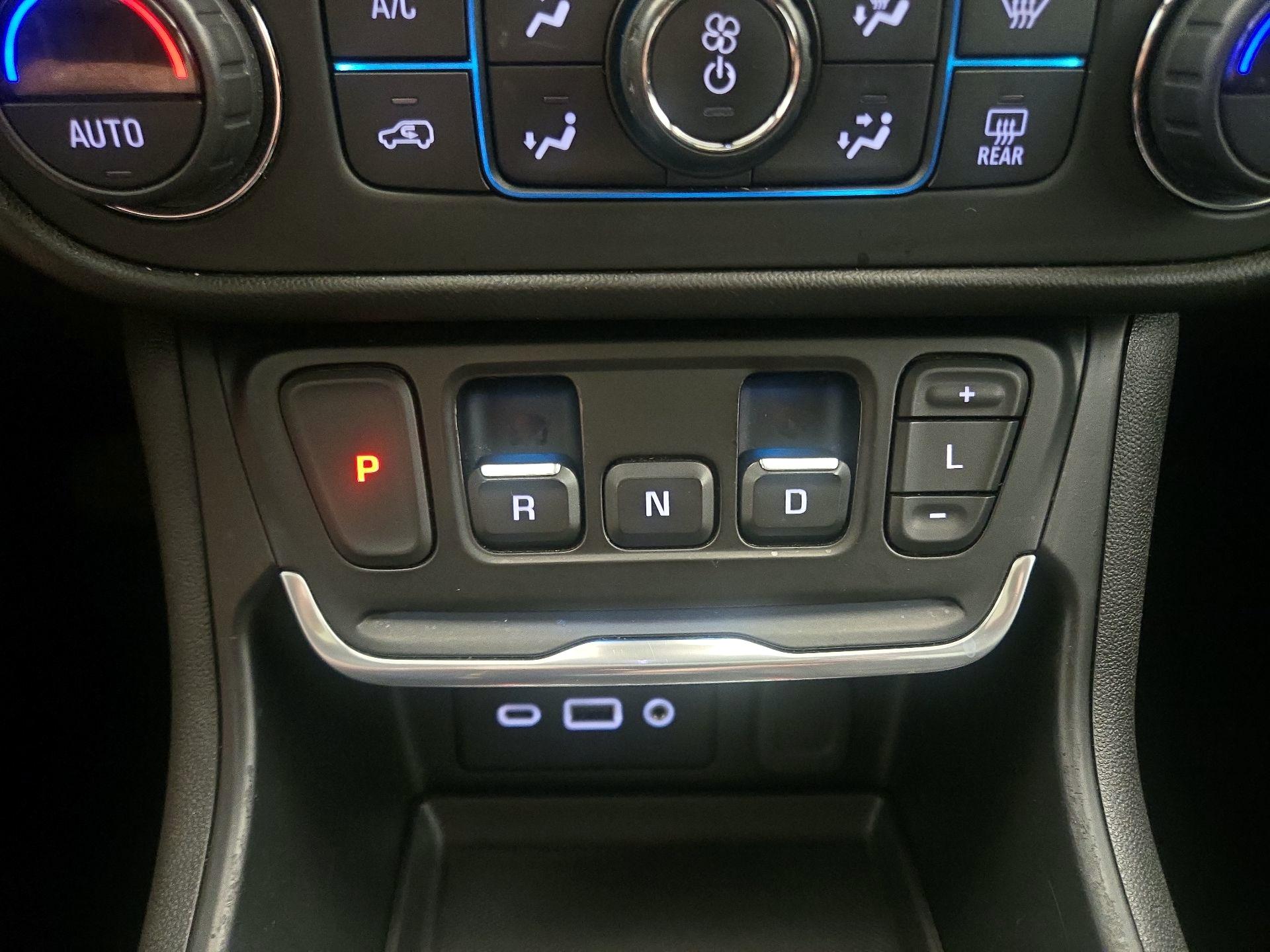 Thumbnail: 2020 GMC Terrain - 17