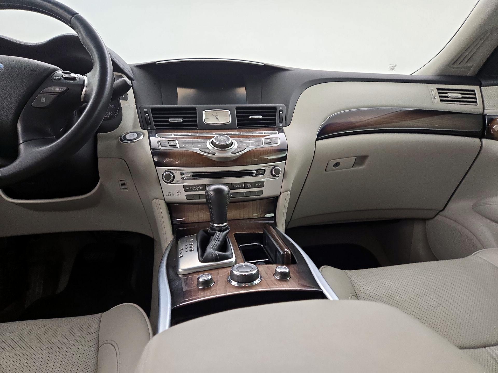 Thumbnail: 2014 INFINITI Q70 - 9