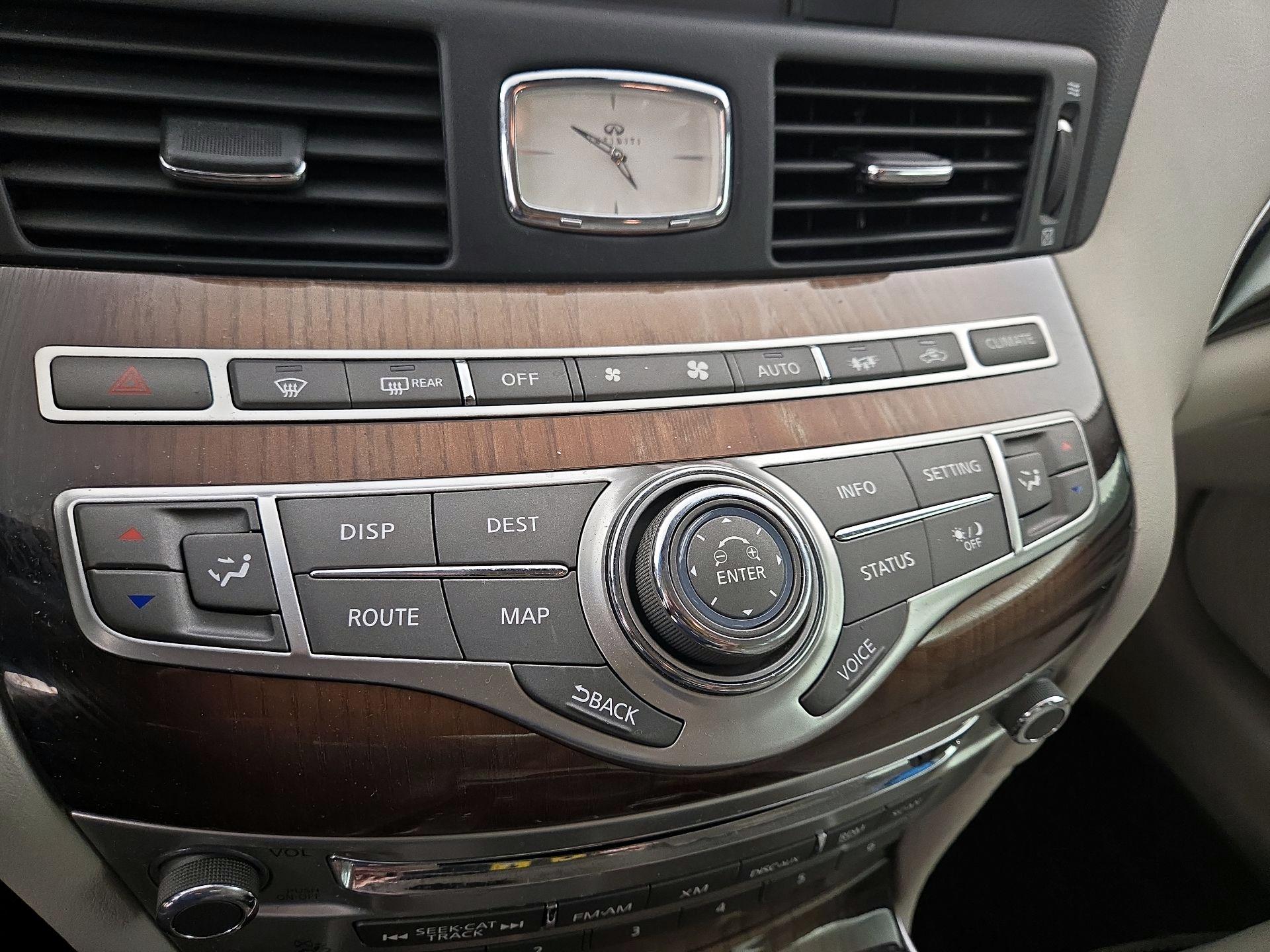 Thumbnail: 2014 INFINITI Q70 - 17