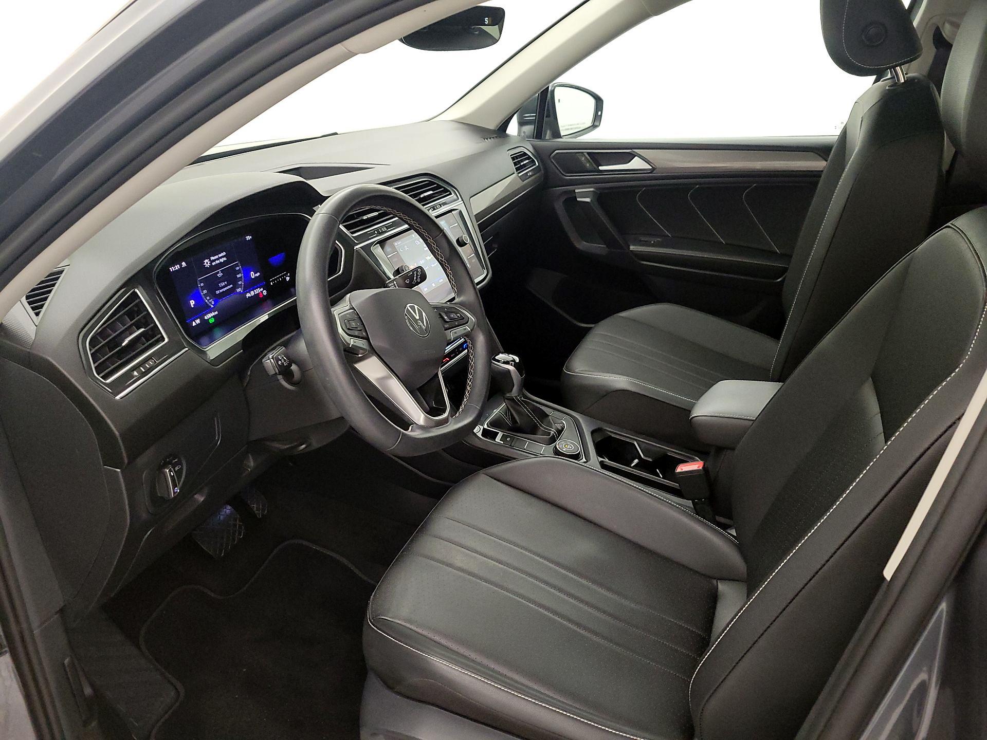 Thumbnail: 2023 Volkswagen Tiguan - 11