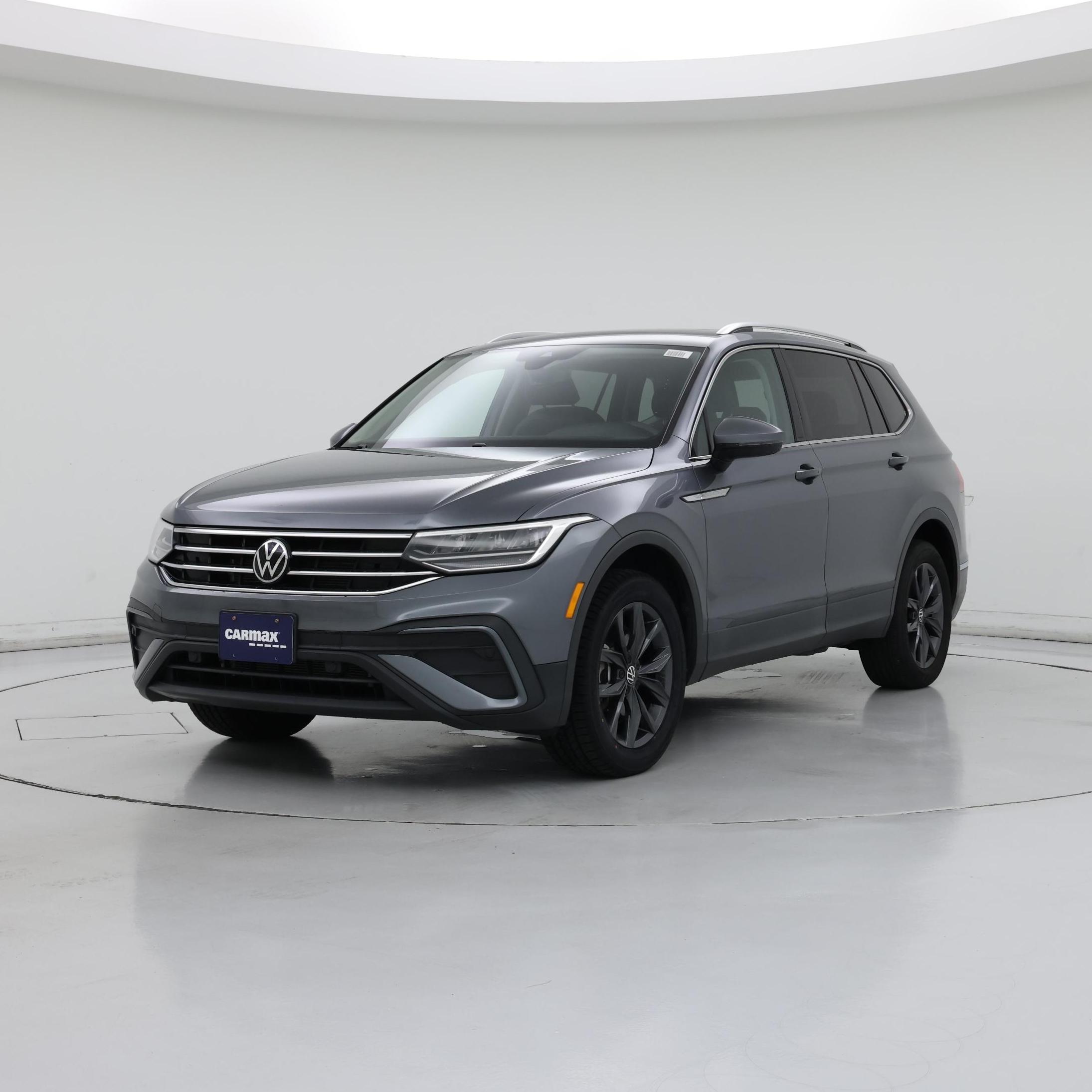 Thumbnail: 2023 Volkswagen Tiguan - 4