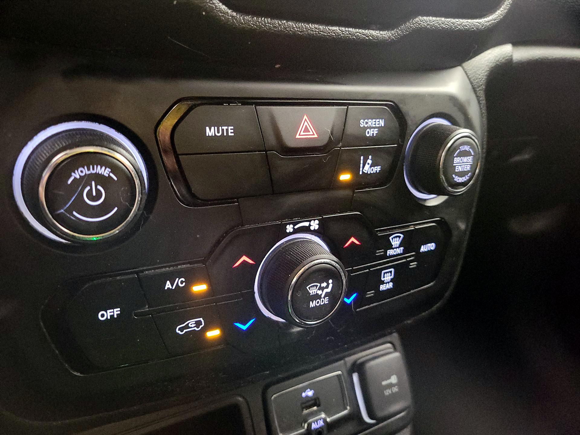 Thumbnail: 2021 Jeep Renegade - 16