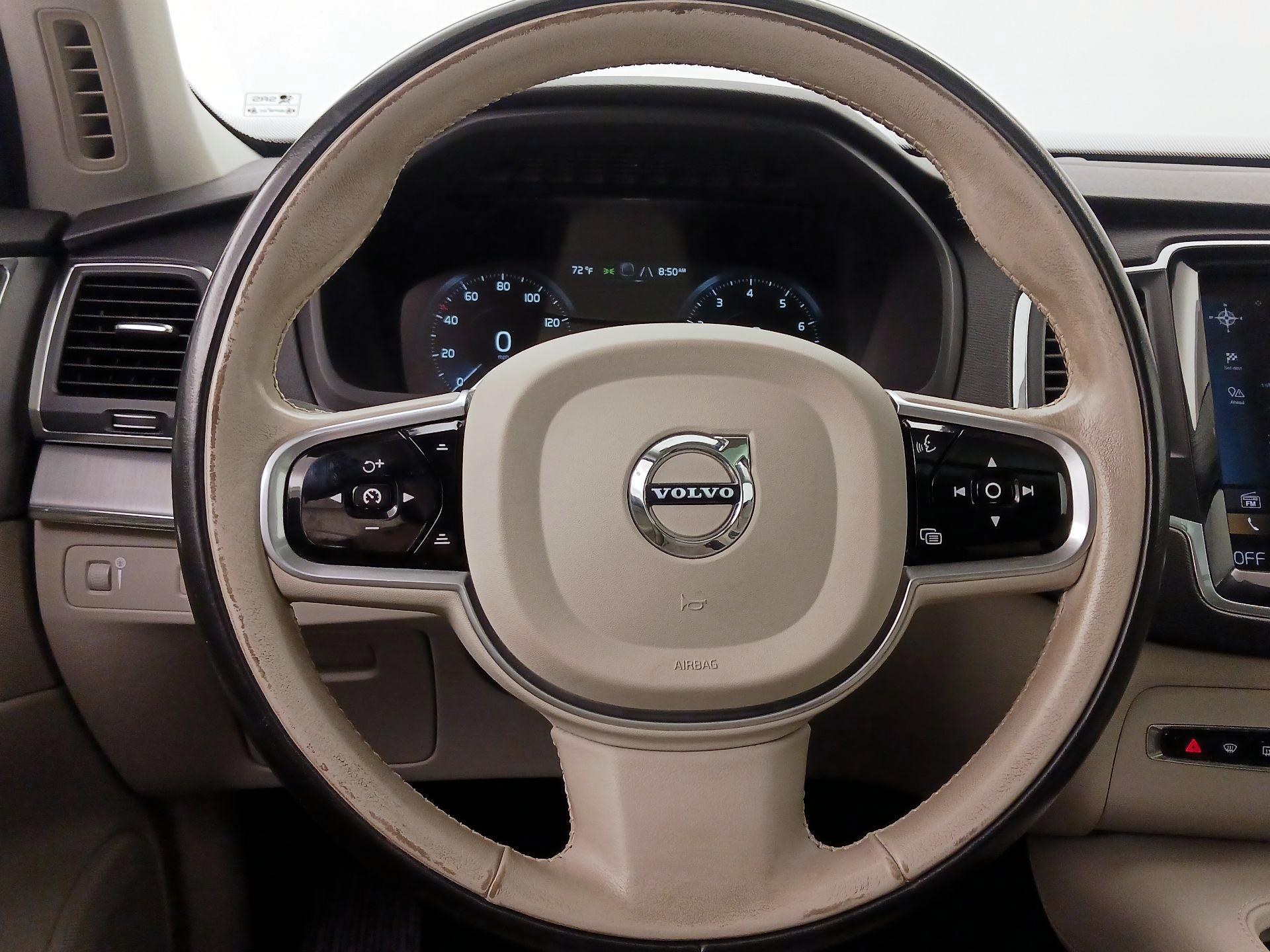 Thumbnail: 2021 Volvo XC90 - 10