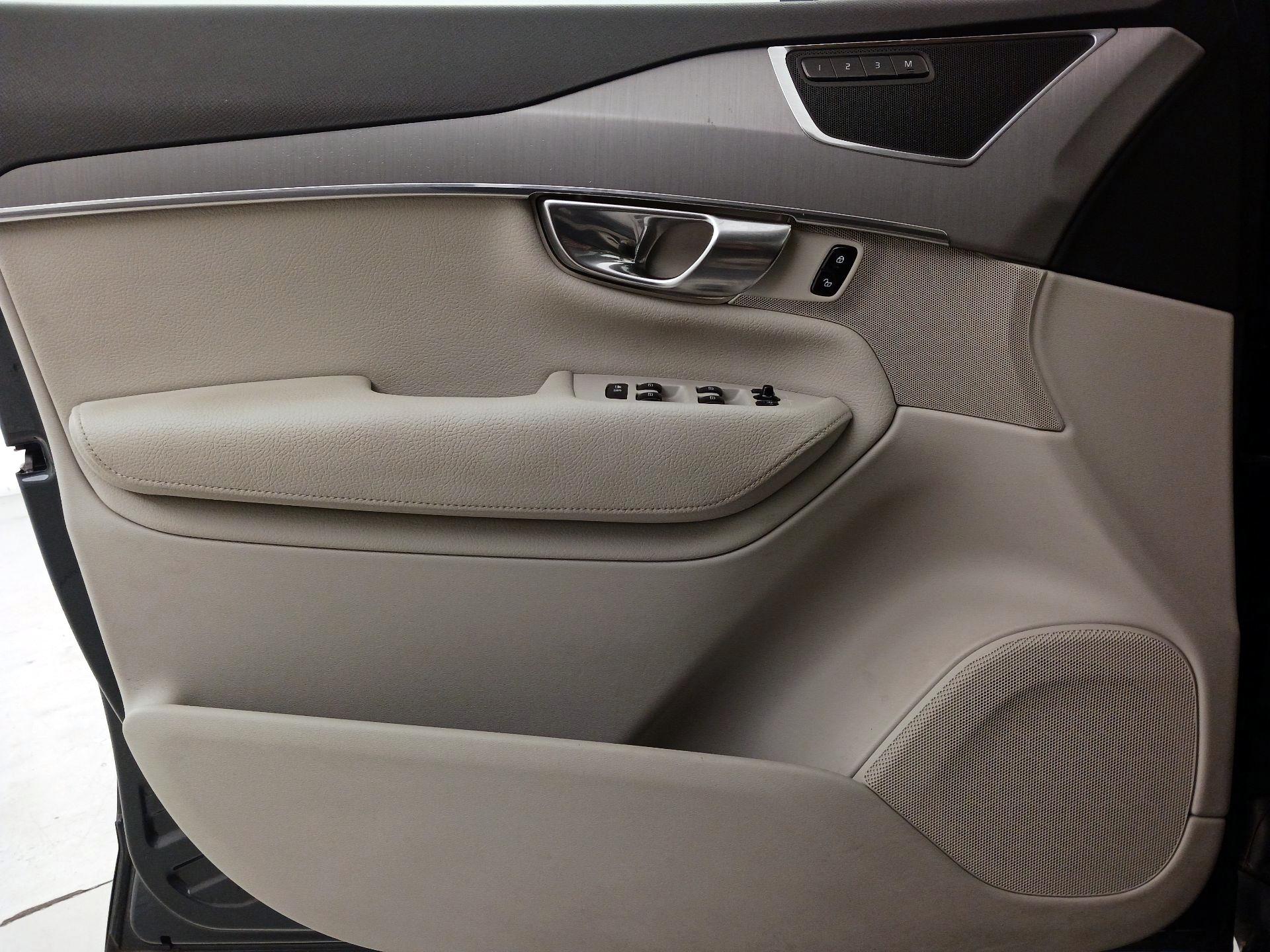Thumbnail: 2021 Volvo XC90 - 12
