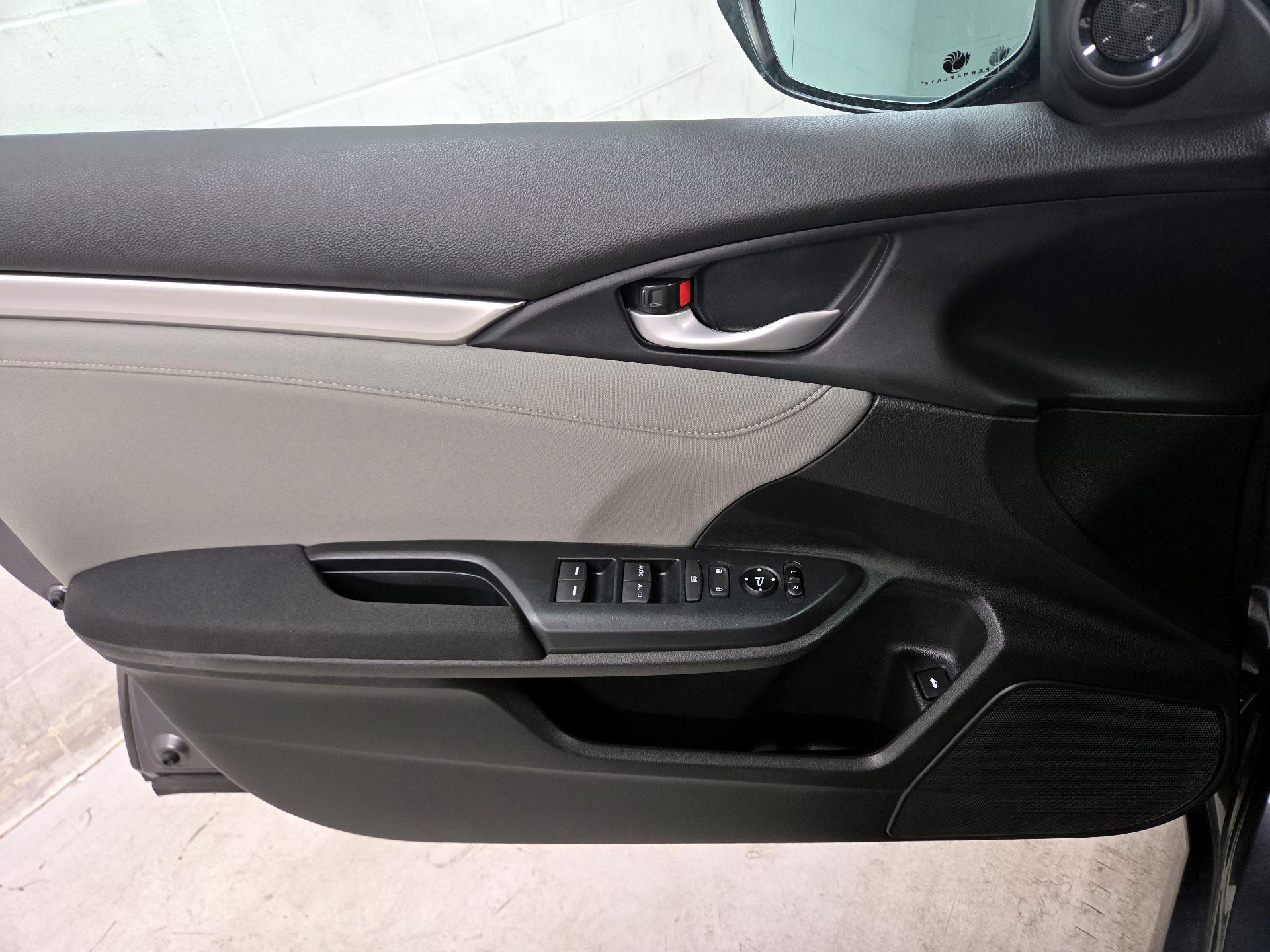 Thumbnail: 2016 Honda Civic - 12