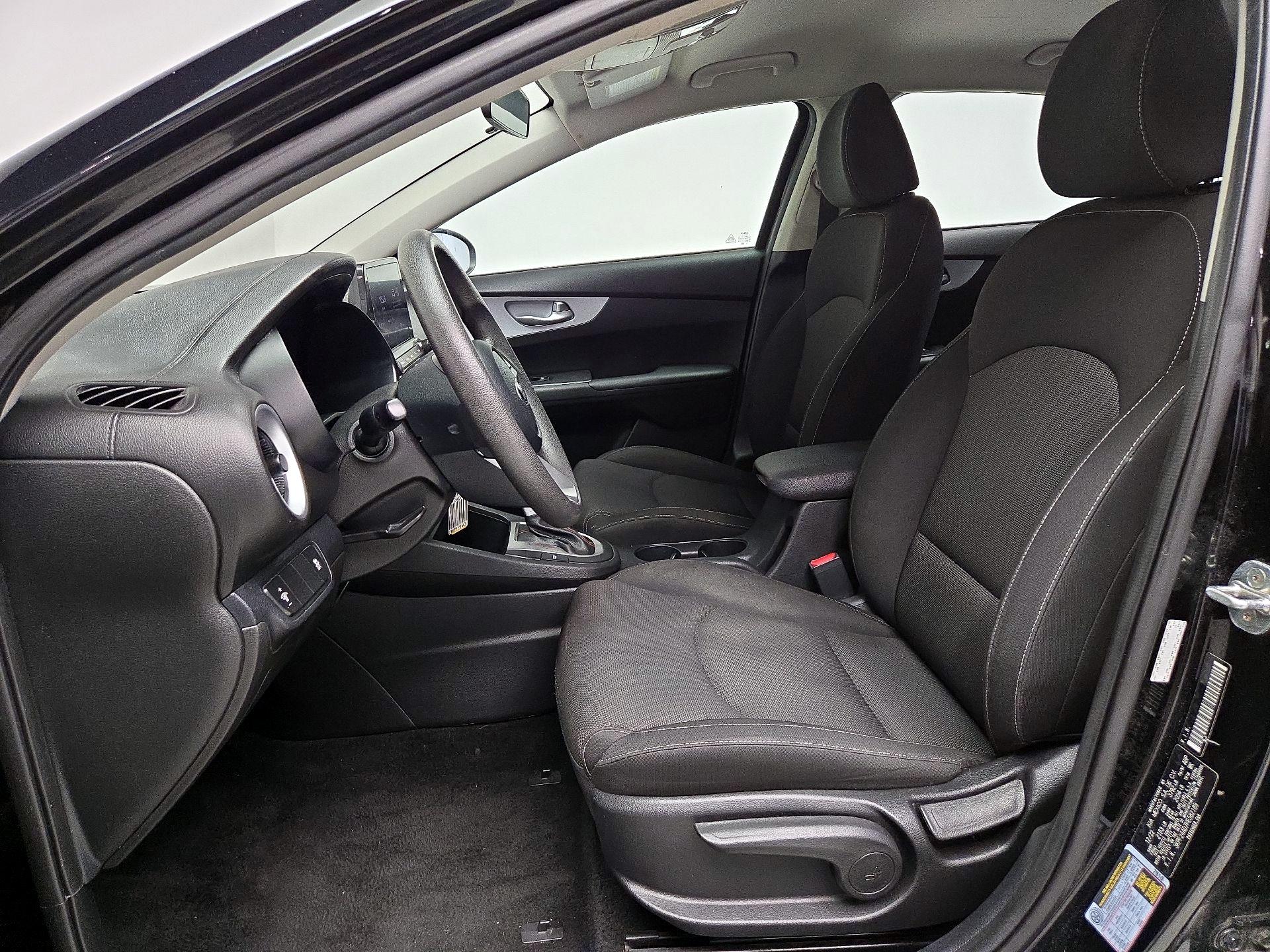 Thumbnail: 2023 Kia Forte - 11