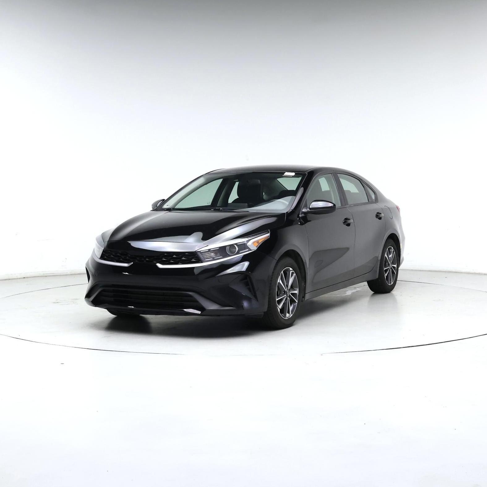 Thumbnail: 2023 Kia Forte - 4
