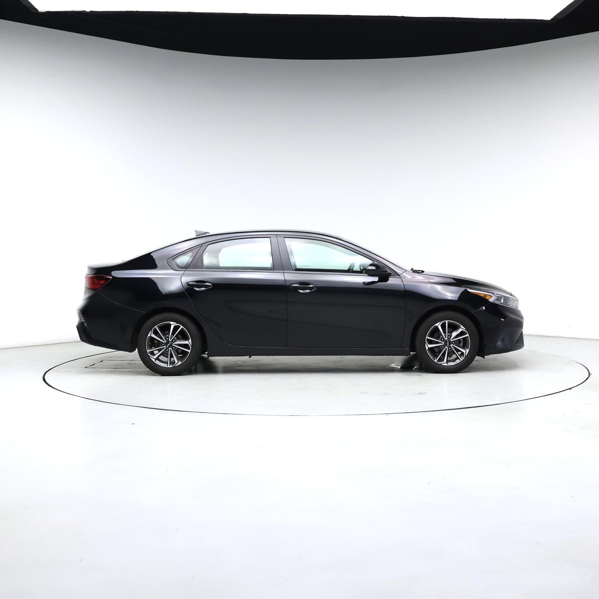Thumbnail: 2023 Kia Forte - 7