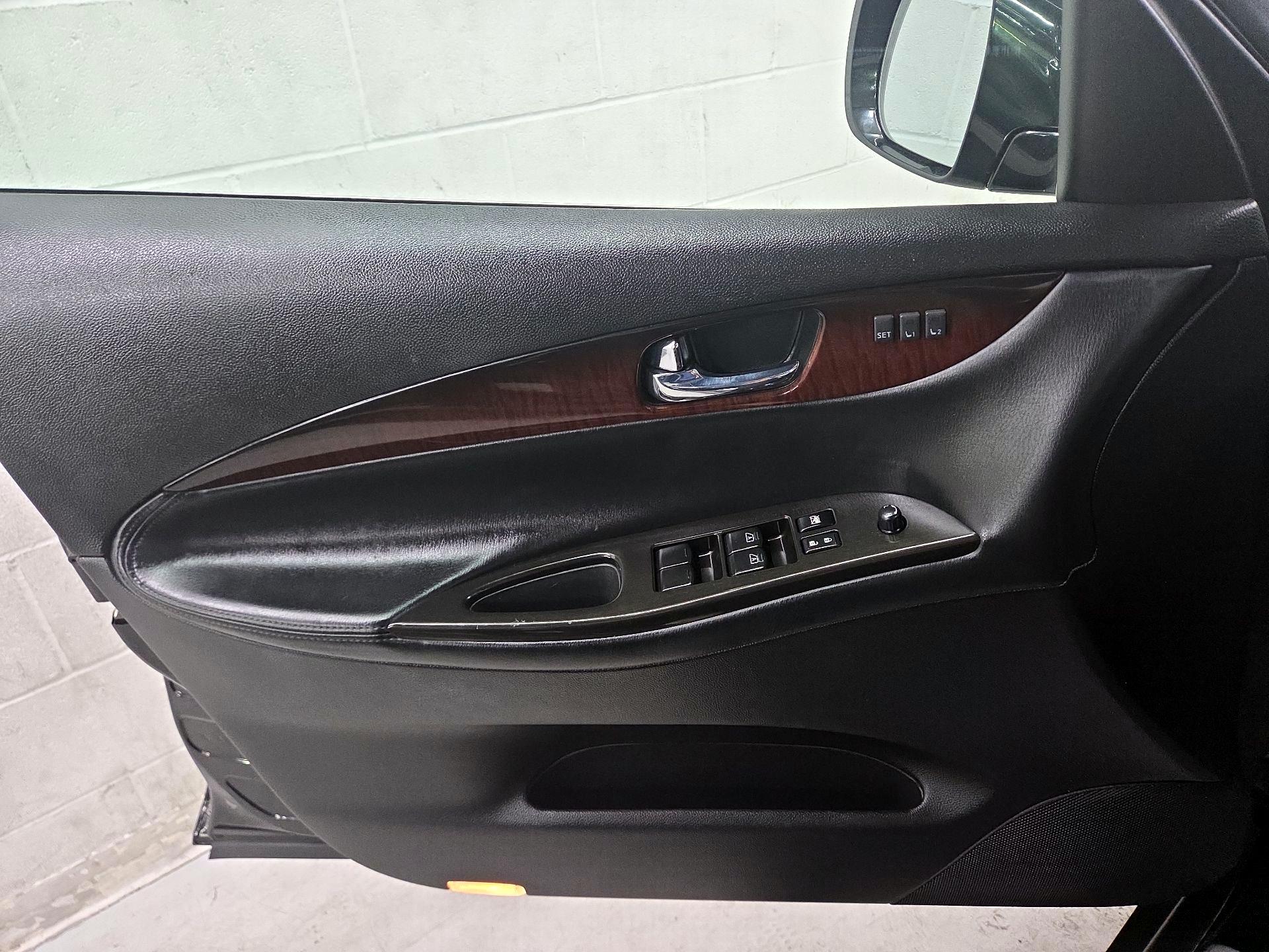 Thumbnail: 2016 INFINITI QX50 - 12