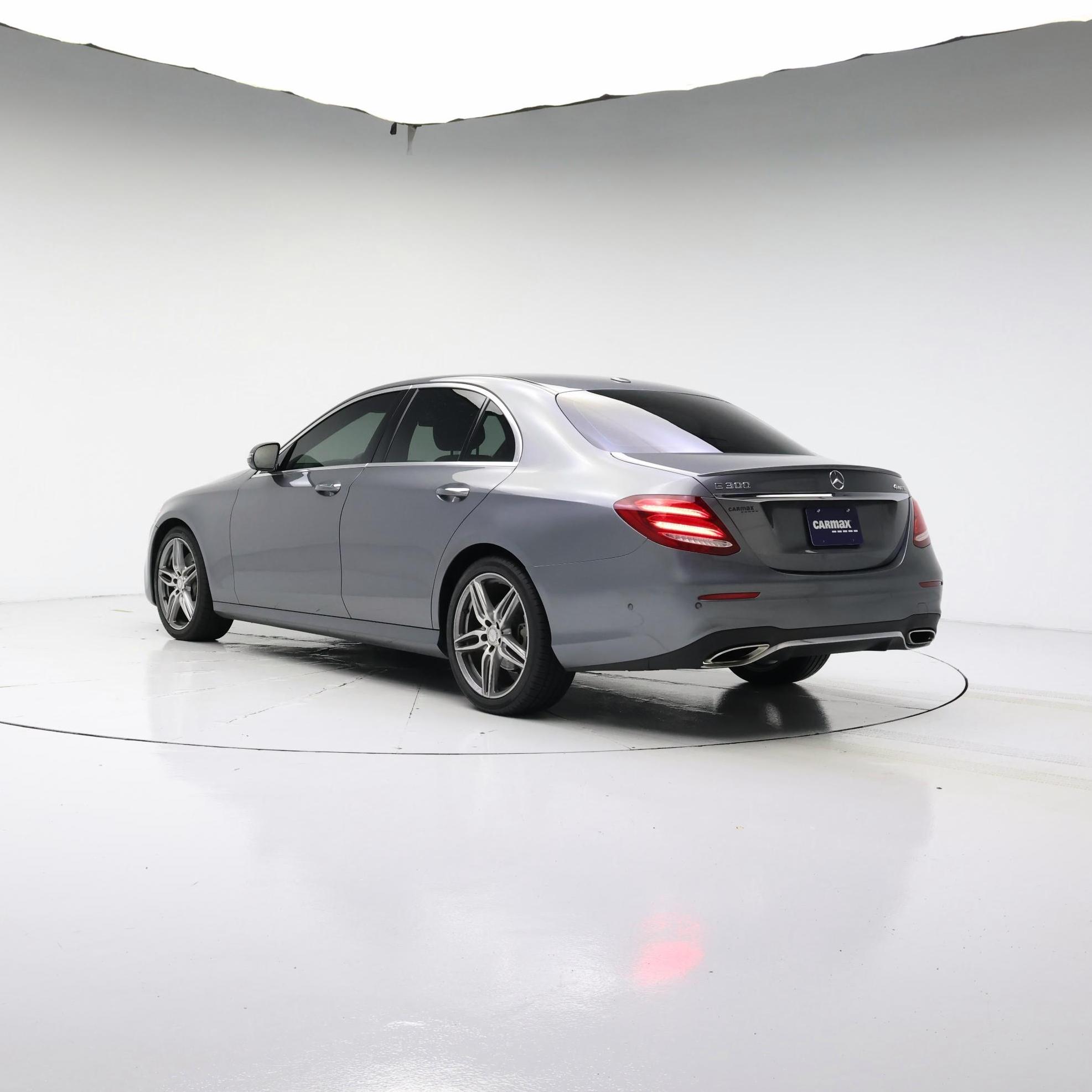 Thumbnail: 2017 Mercedes-Benz E-Class - 2