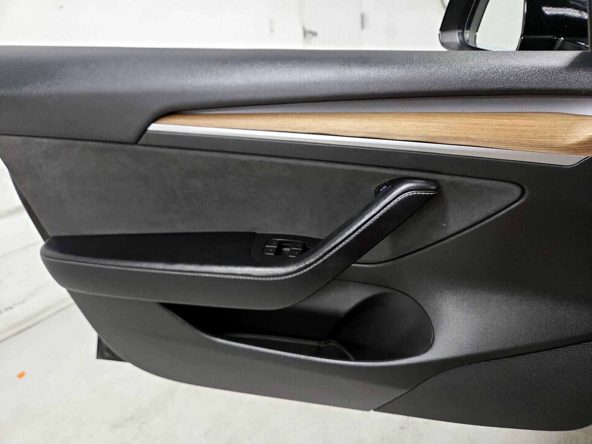 Thumbnail: 2023 Tesla Model 3 - 12