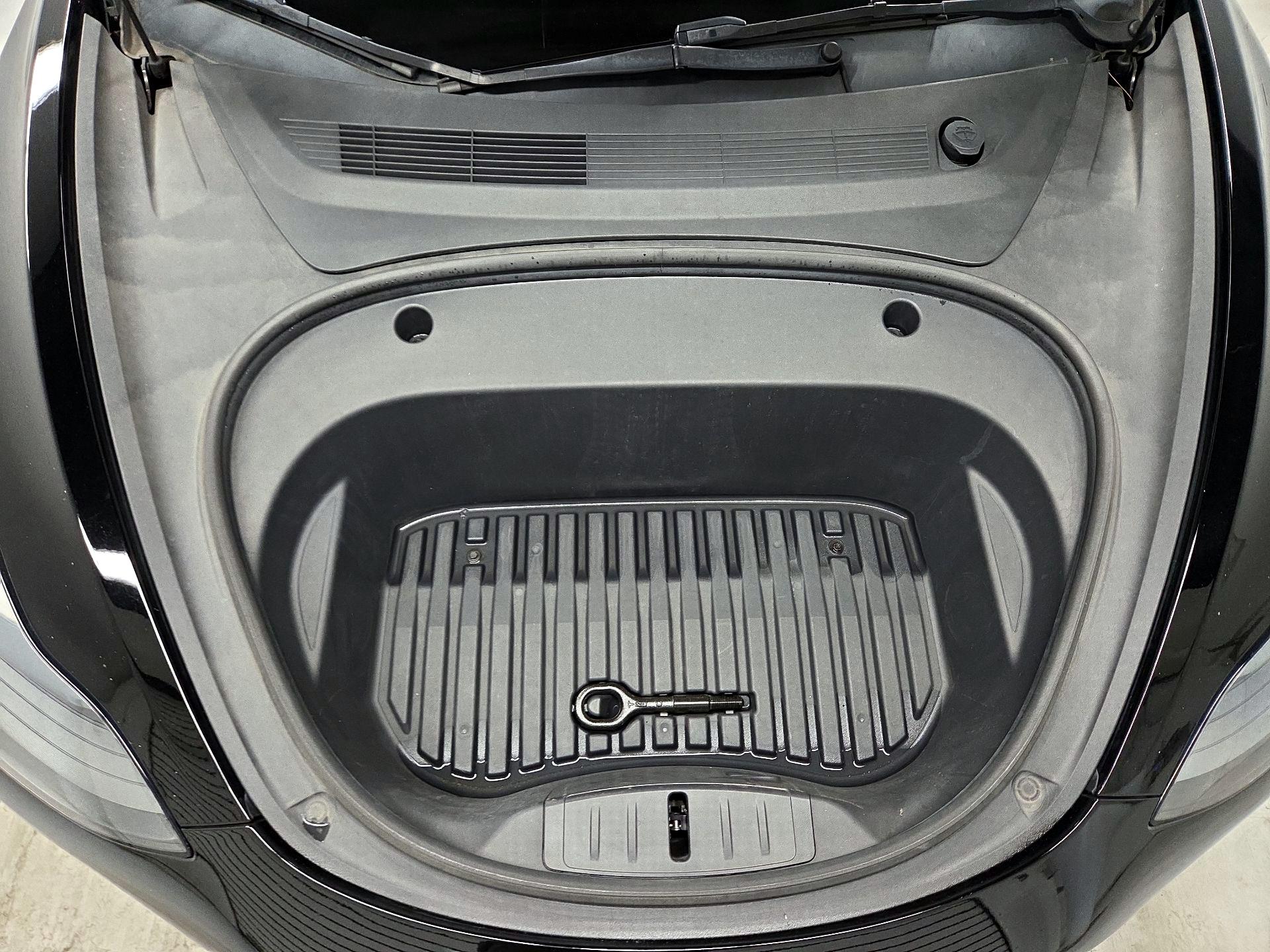 Thumbnail: 2023 Tesla Model 3 - 17