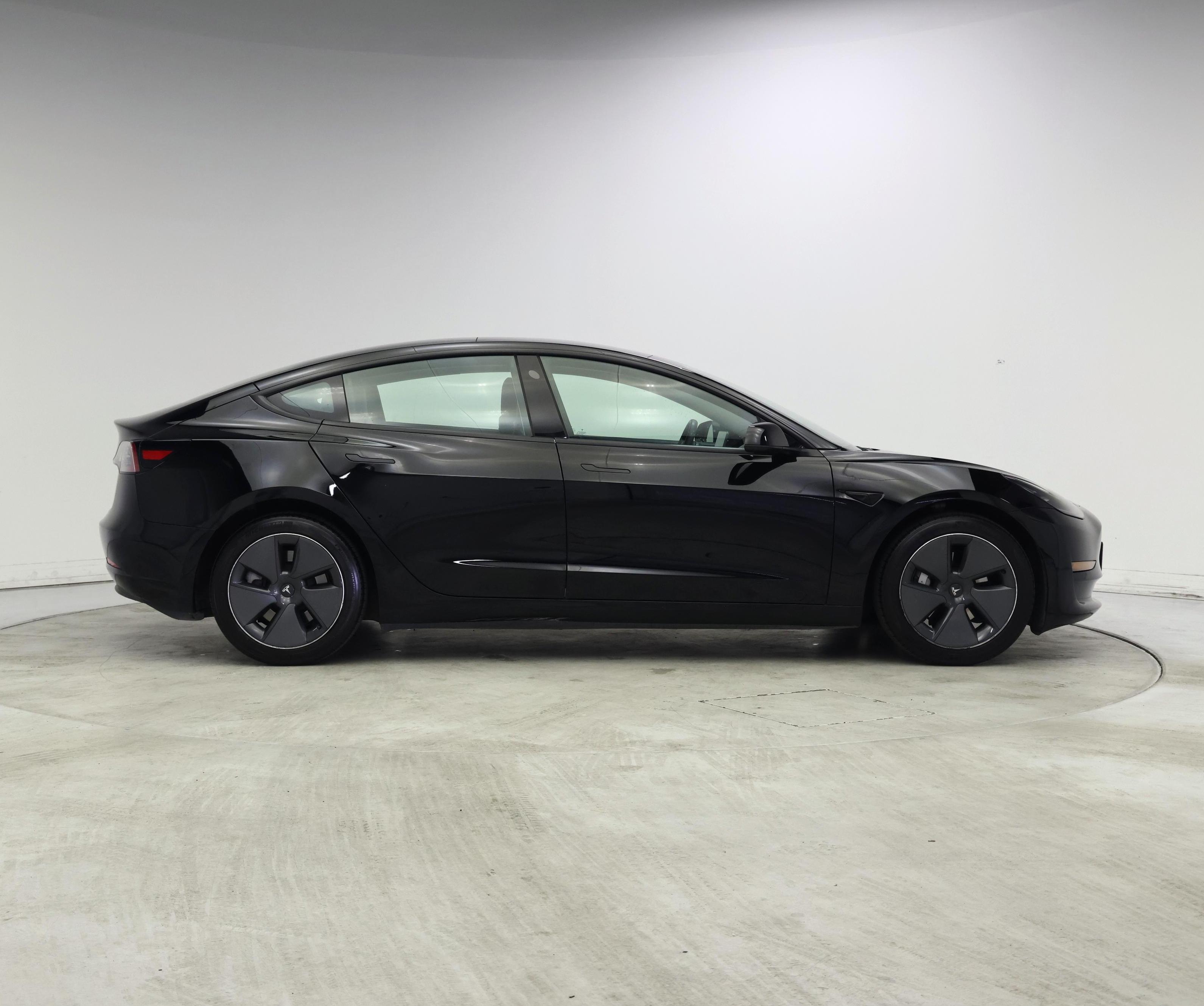 Thumbnail: 2023 Tesla Model 3 - 7