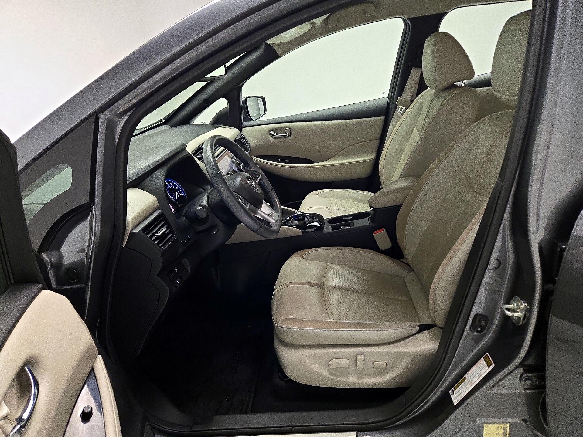 Thumbnail: 2020 Nissan Leaf - 11