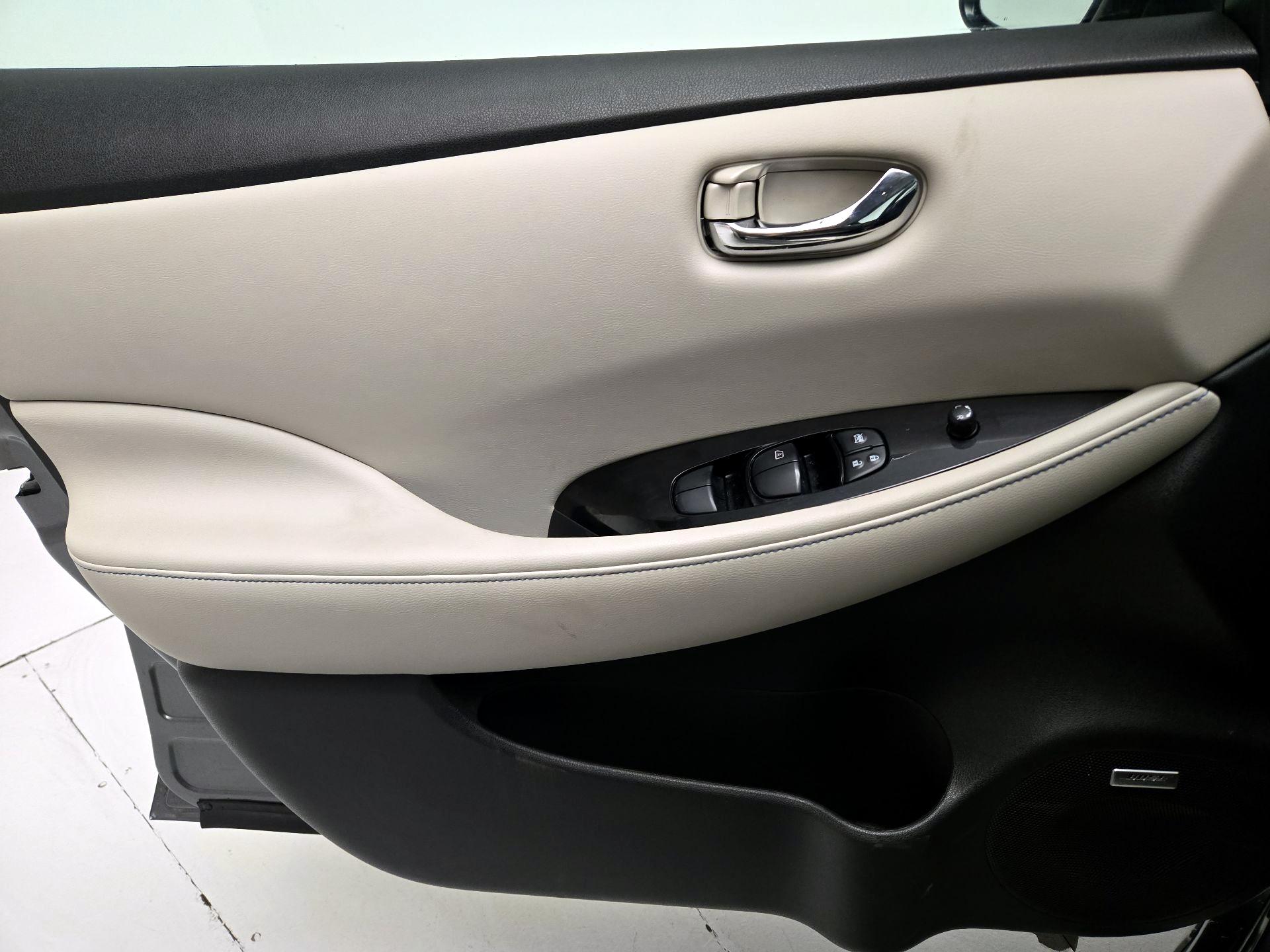Thumbnail: 2020 Nissan Leaf - 12