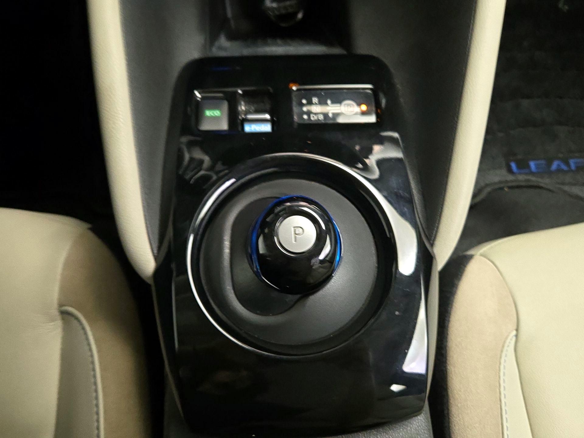 Thumbnail: 2020 Nissan Leaf - 17