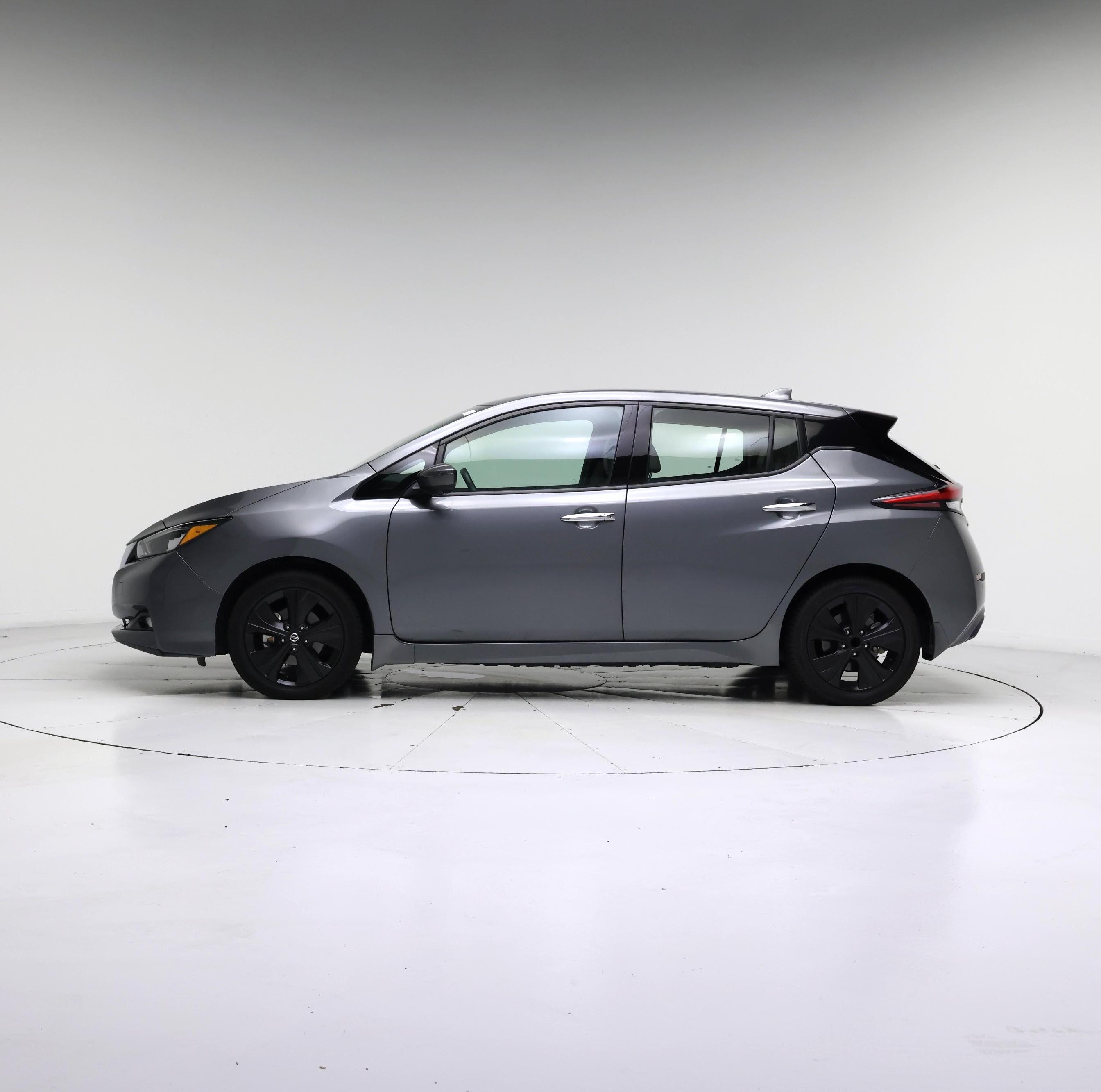 Thumbnail: 2020 Nissan Leaf - 3