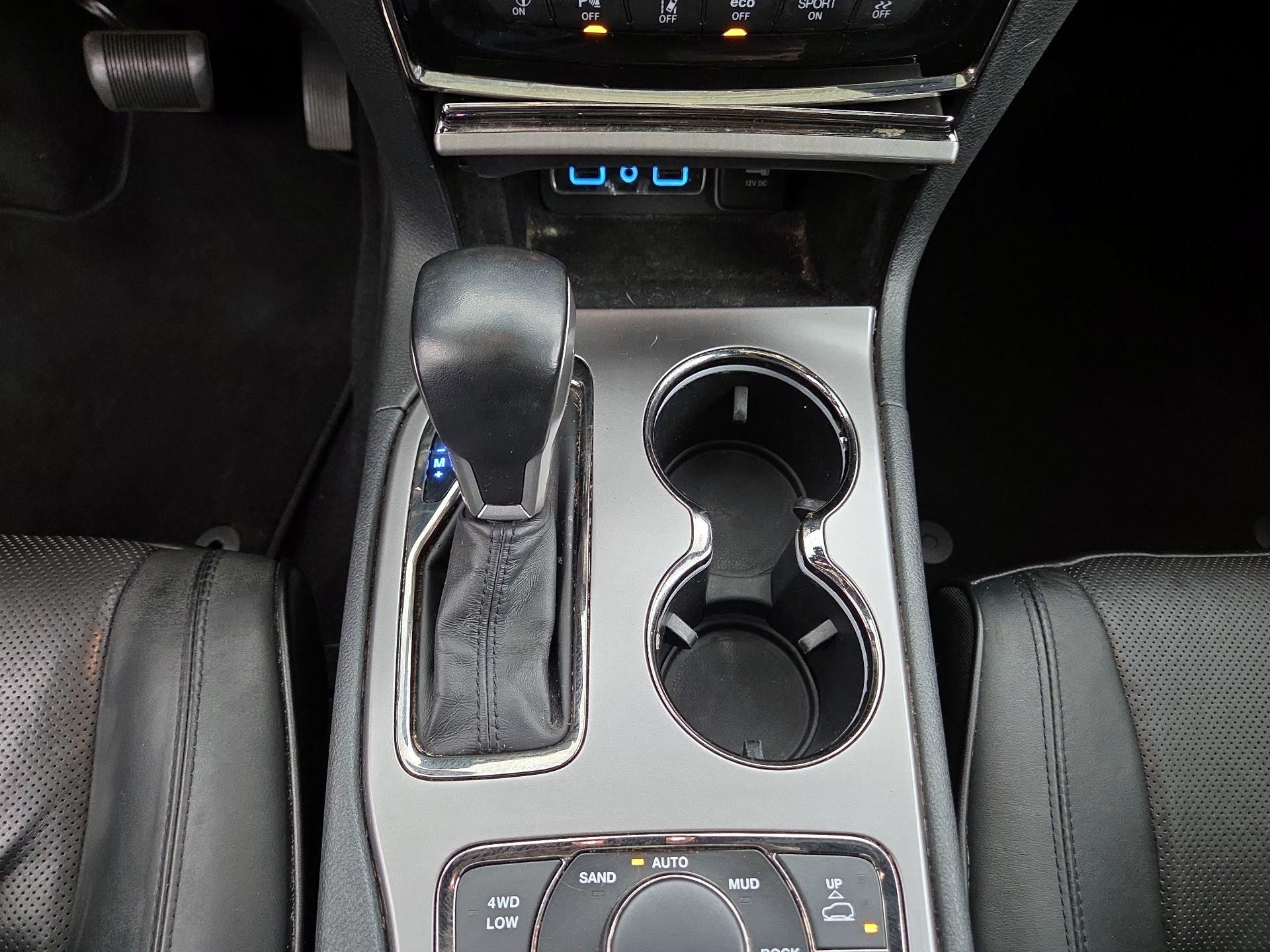 Thumbnail: 2020 Jeep Grand Cherokee - 17