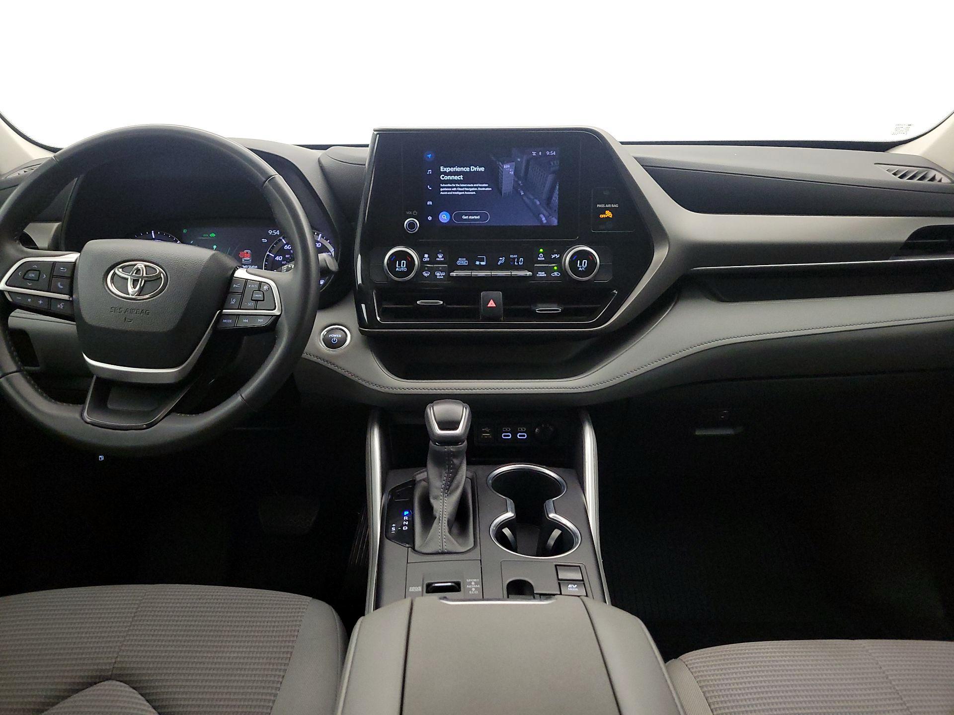Thumbnail: 2023 Toyota Highlander - 9